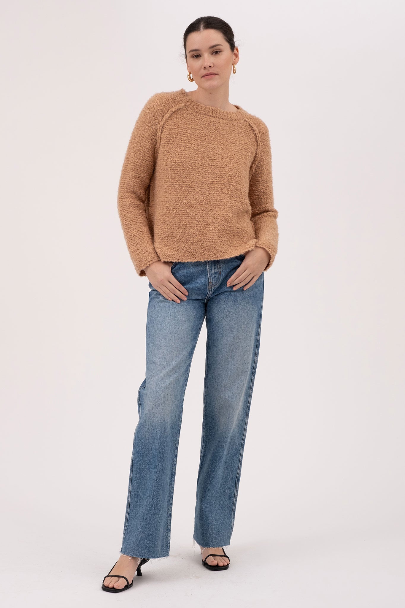 EXPOSED SEAM CHUNKY KNIT PULLOVER SWEATER