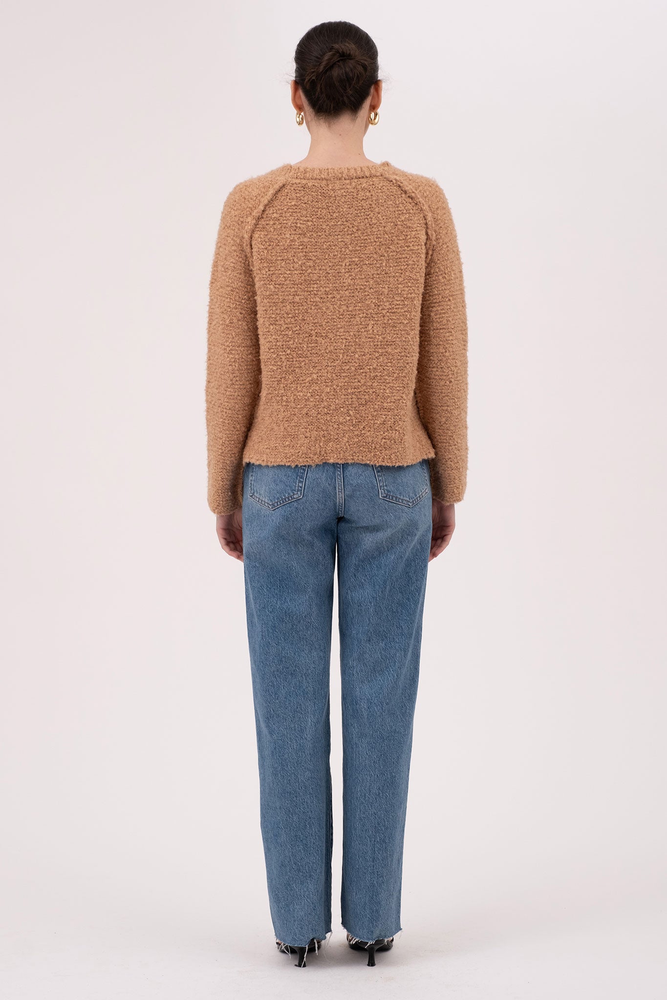 EXPOSED SEAM CHUNKY KNIT PULLOVER SWEATER