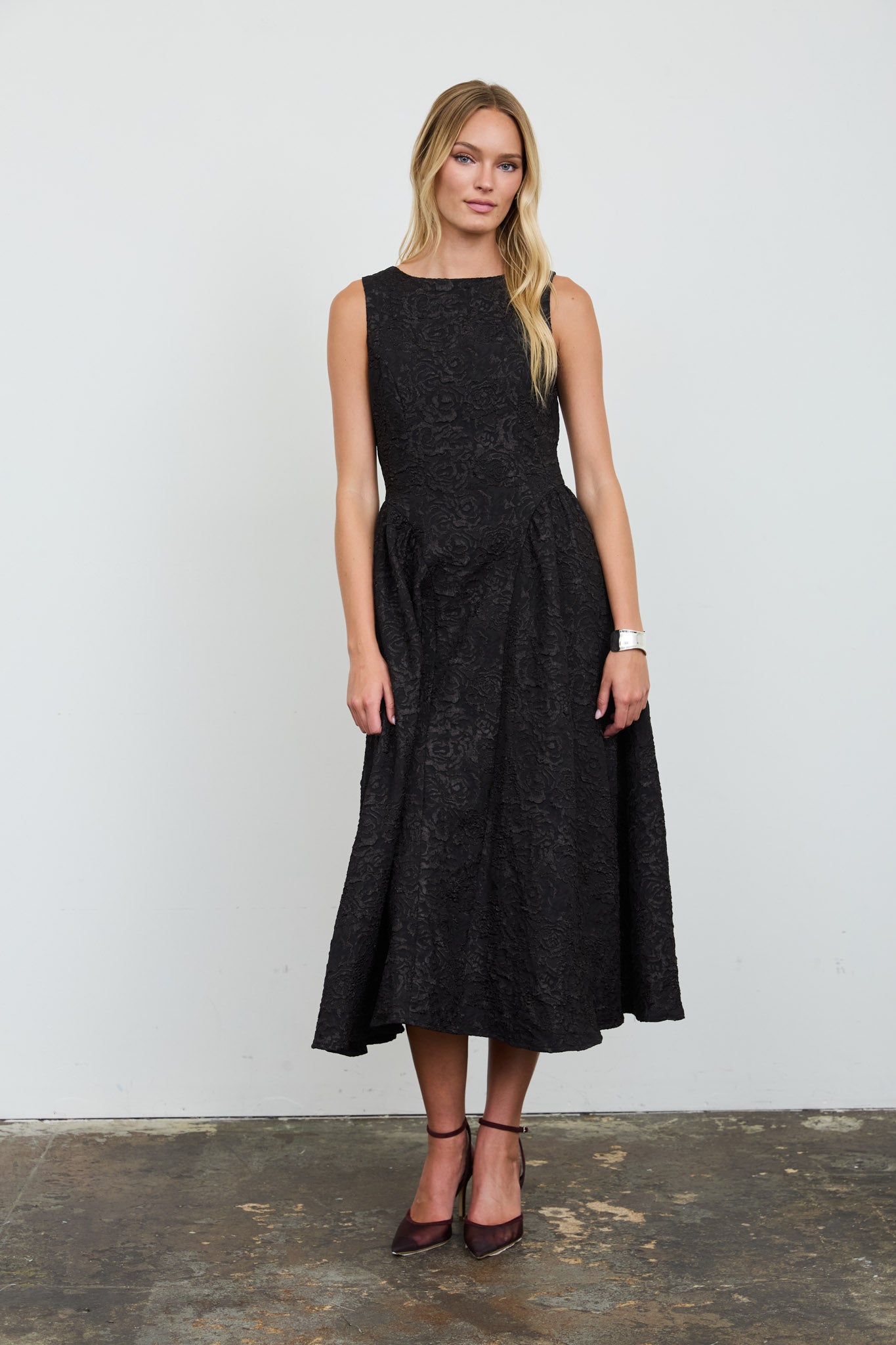 TEXTURED FLORAL JACQUARD BOAT NECK MIDI DRESS