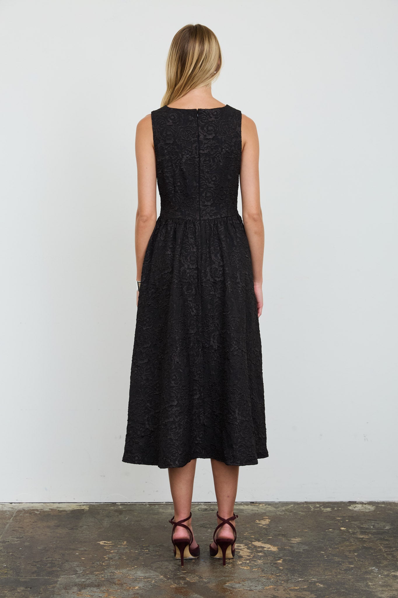 TEXTURED FLORAL JACQUARD BOAT NECK MIDI DRESS