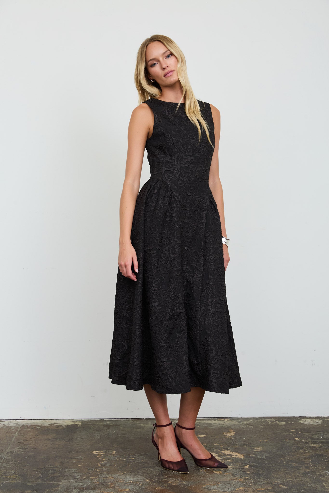 TEXTURED FLORAL JACQUARD BOAT NECK MIDI DRESS