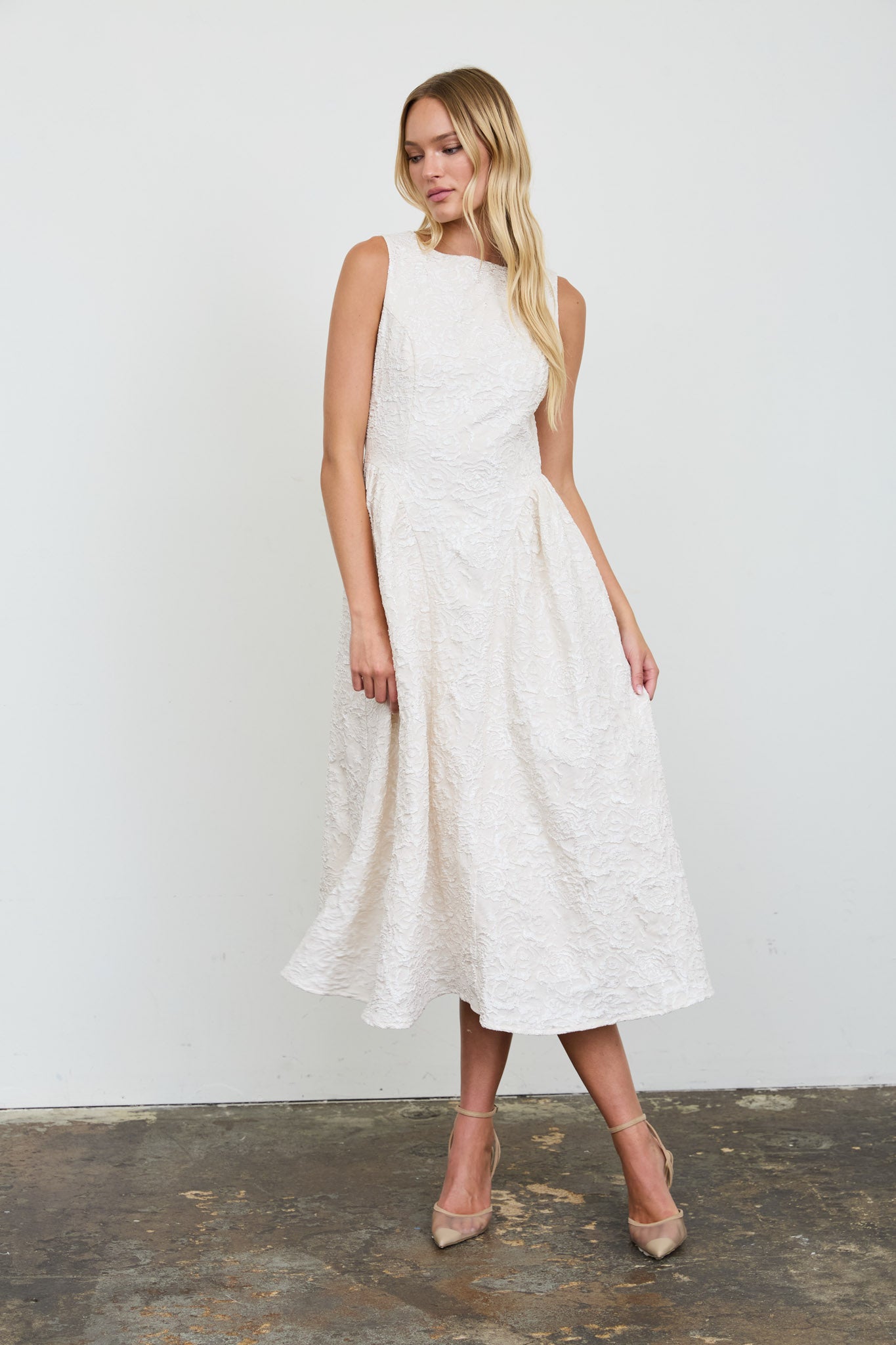 TEXTURED FLORAL JACQUARD BOAT NECK MIDI DRESS