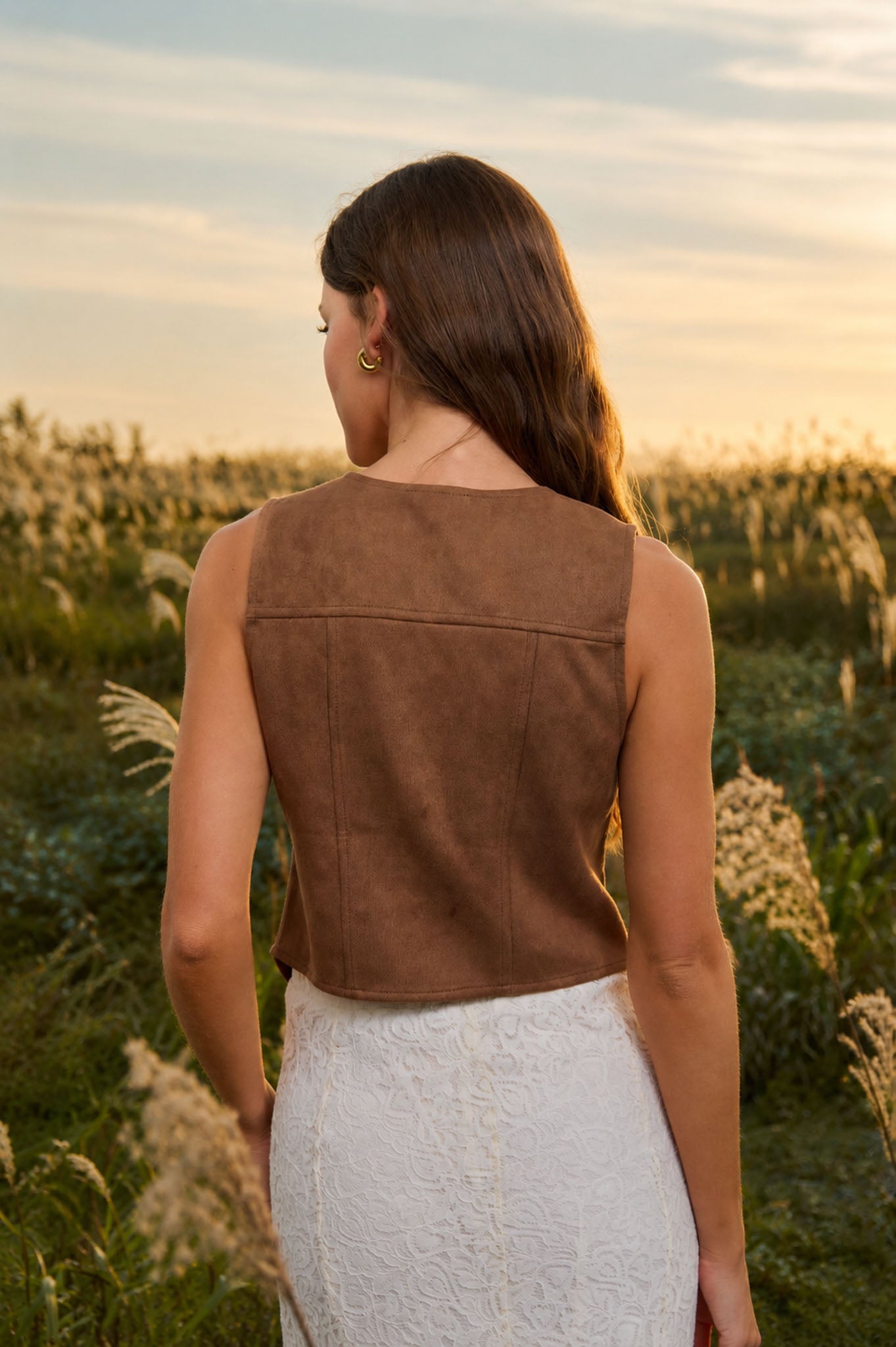 HORSE SHOE EMBROIDERY FRONT TIE SUEDE VEST (PRE-ORDER)