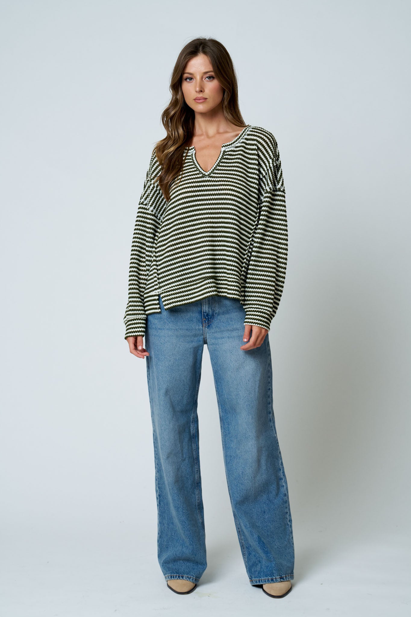 STRIPE SPLIT NECK LONG SLEEVE SEAM DETAIL KNIT TOP