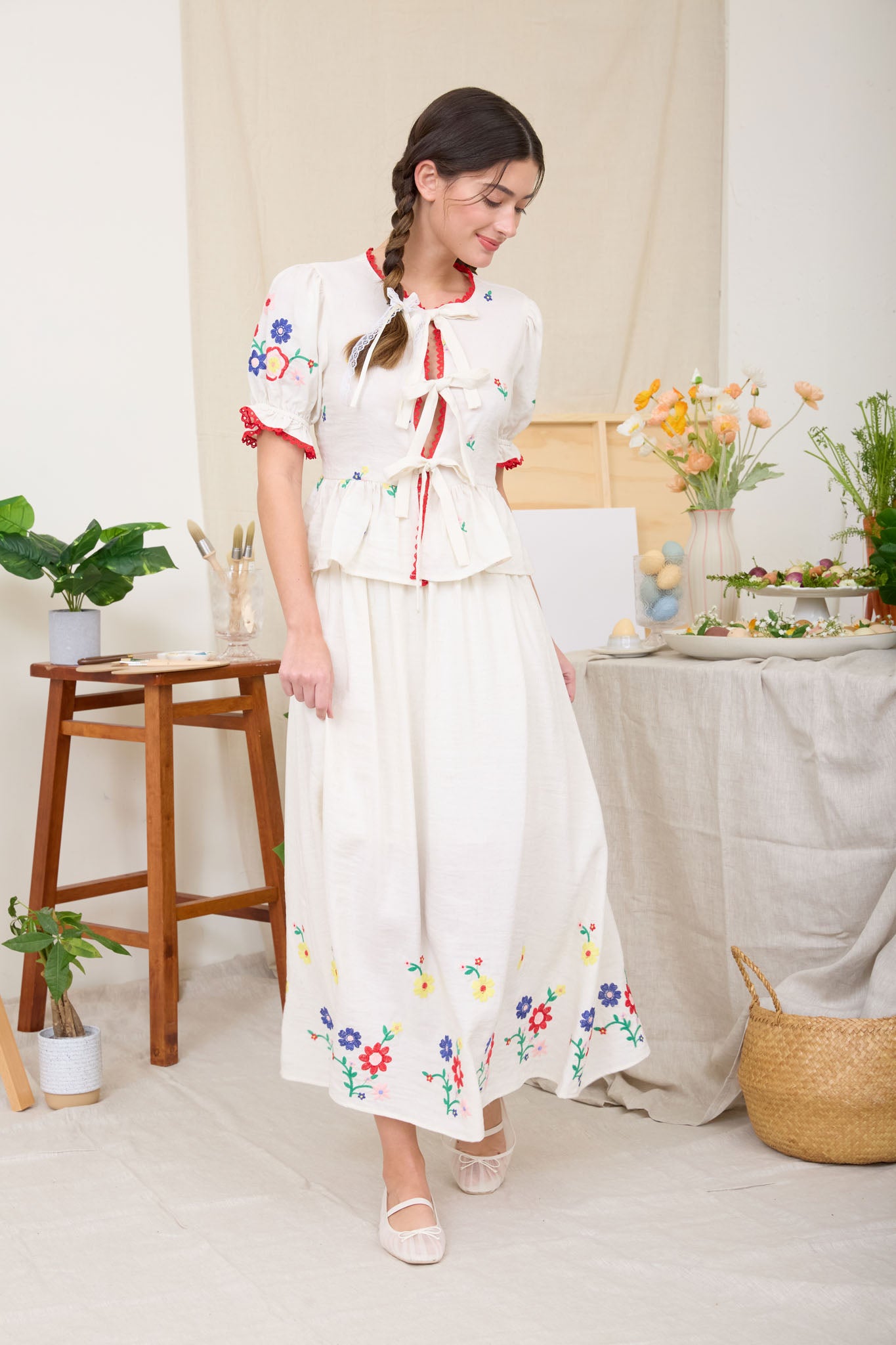 EMBROIDERED FLORAL ELASTIC WAIST MIDI SKIRT