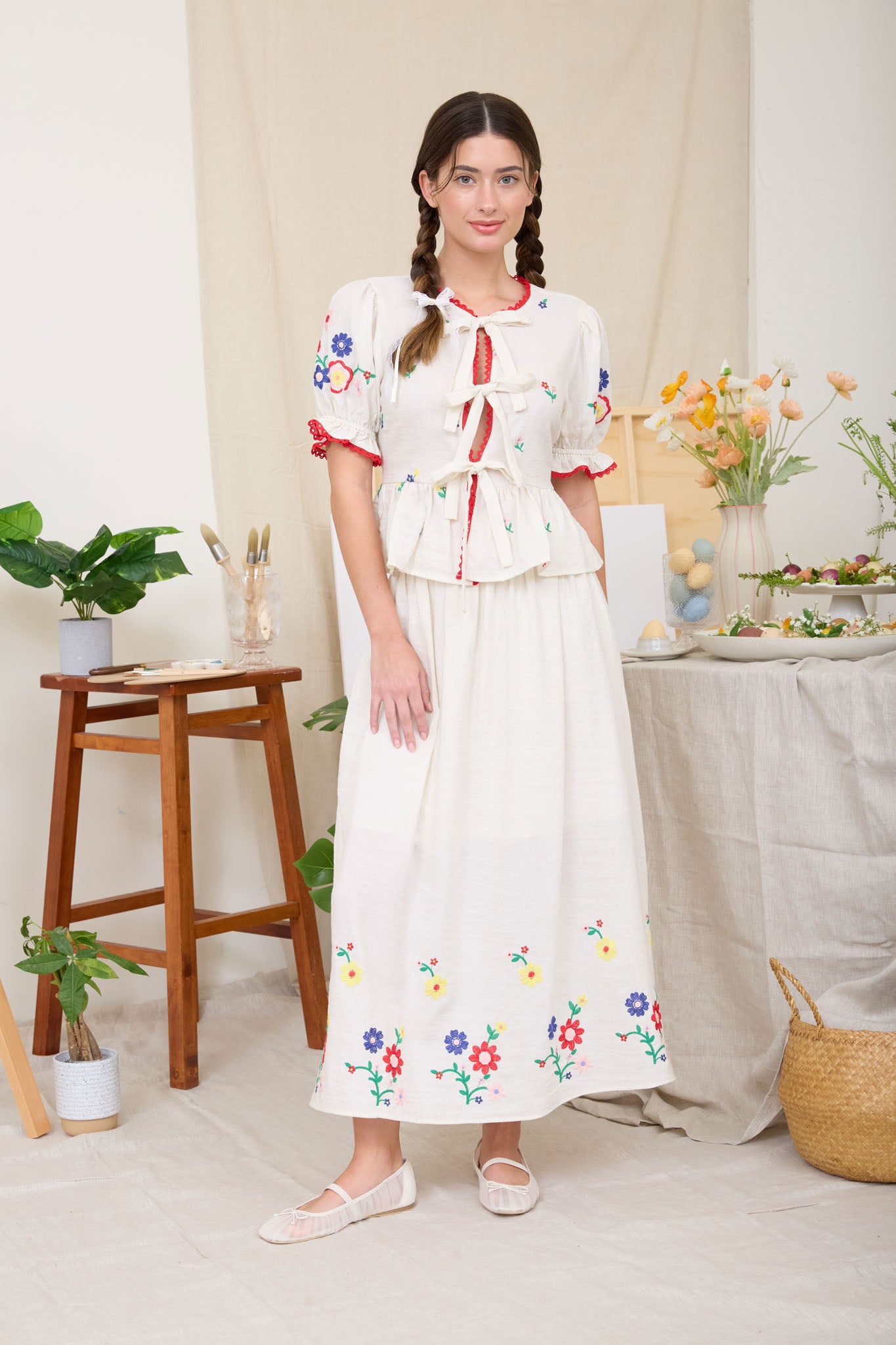 EMBROIDERED FLORAL ELASTIC WAIST MIDI SKIRT