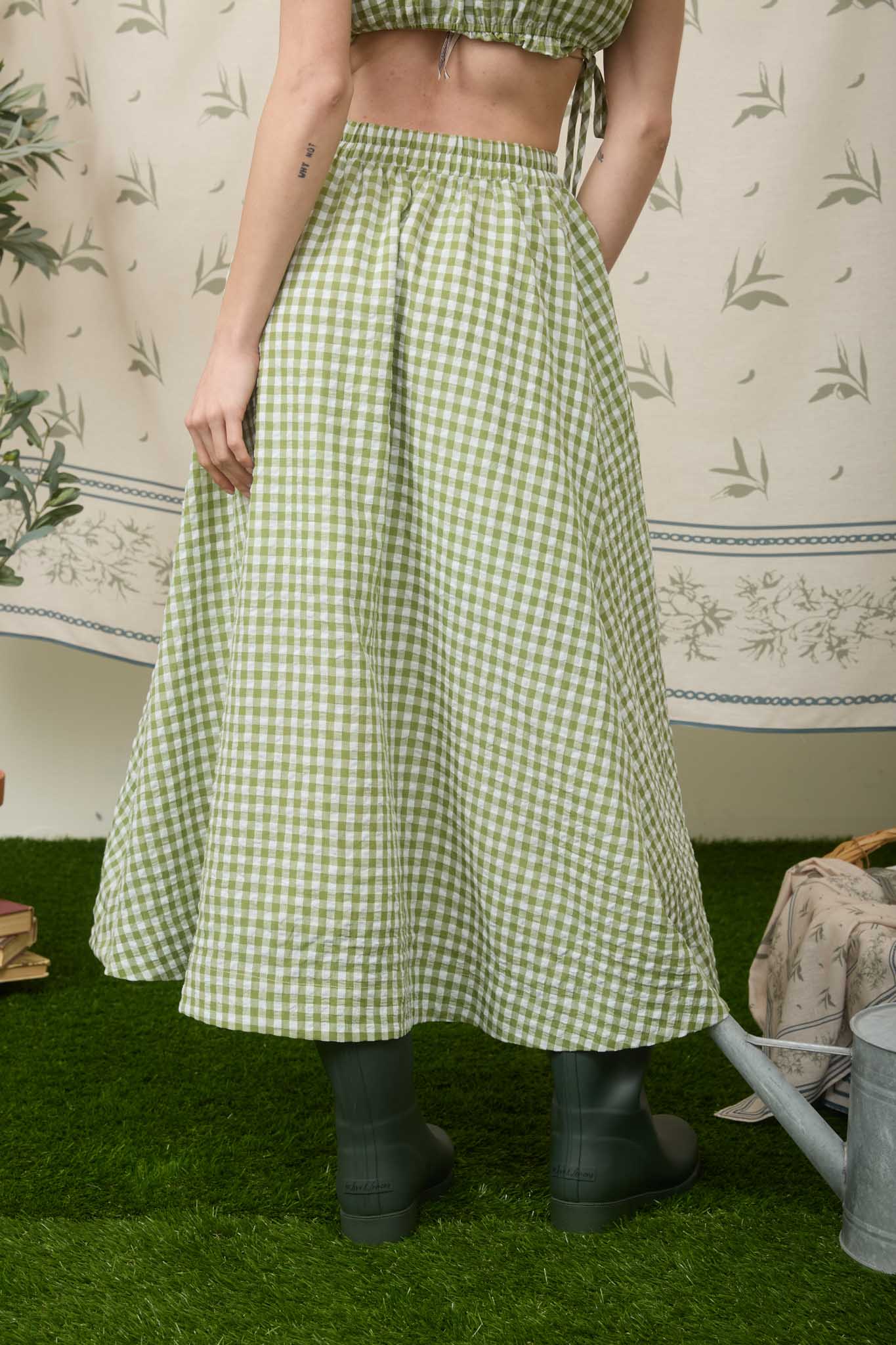 GINGHAM ELASTIC WAIST MIDI SKIRT