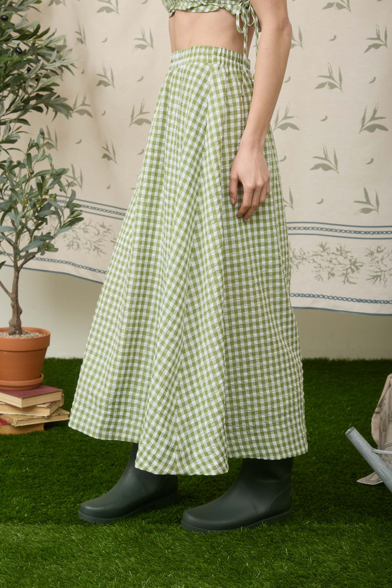 GINGHAM ELASTIC WAIST MIDI SKIRT
