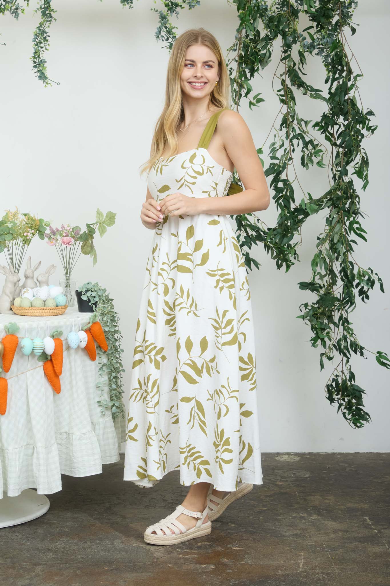 LEAF PRINT BACK TIE STRAP DETAIL MIDI DRESS