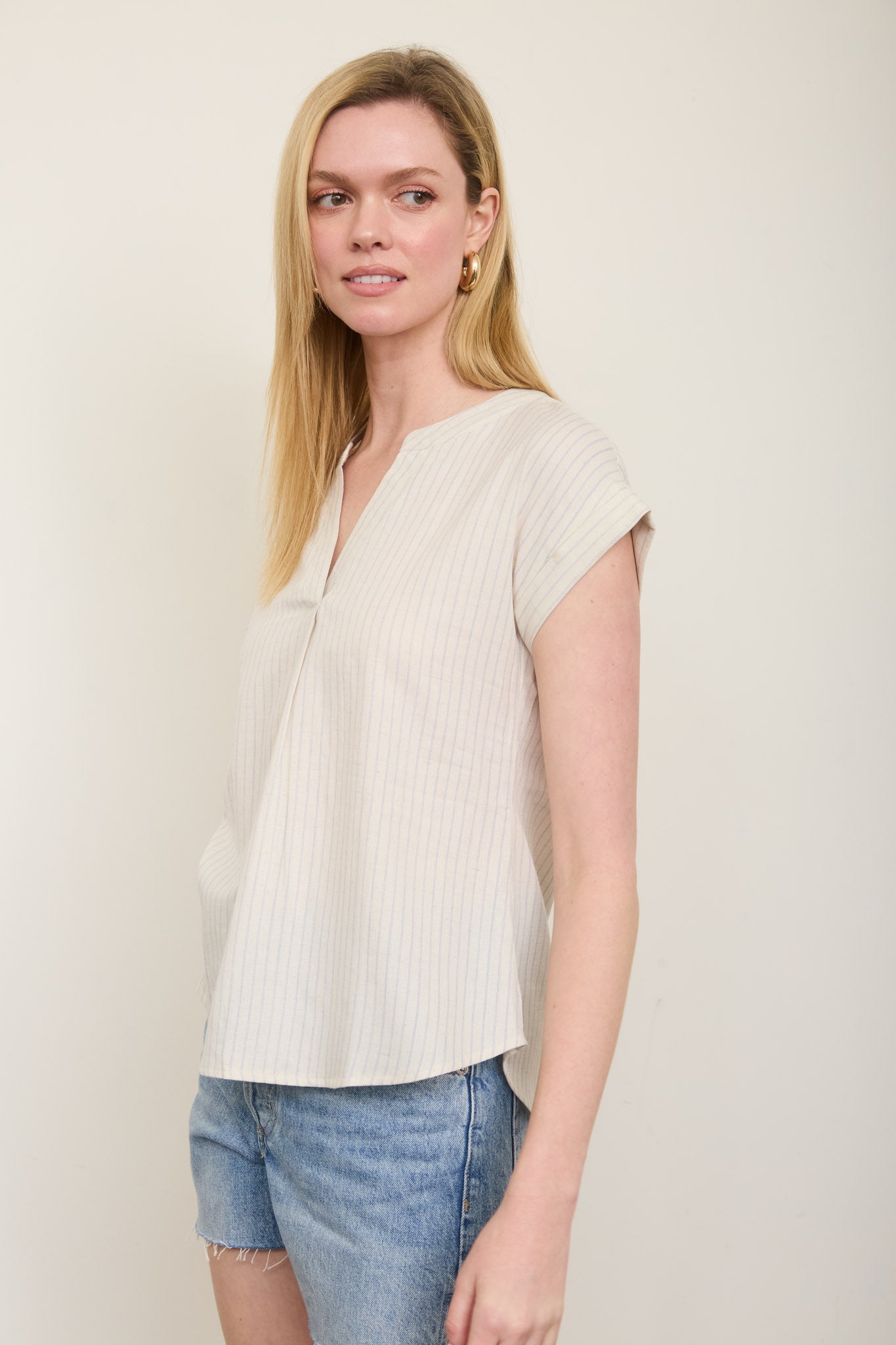 SPLIT NECK STRIPE SHORT CUFFED SLEEVE TOP