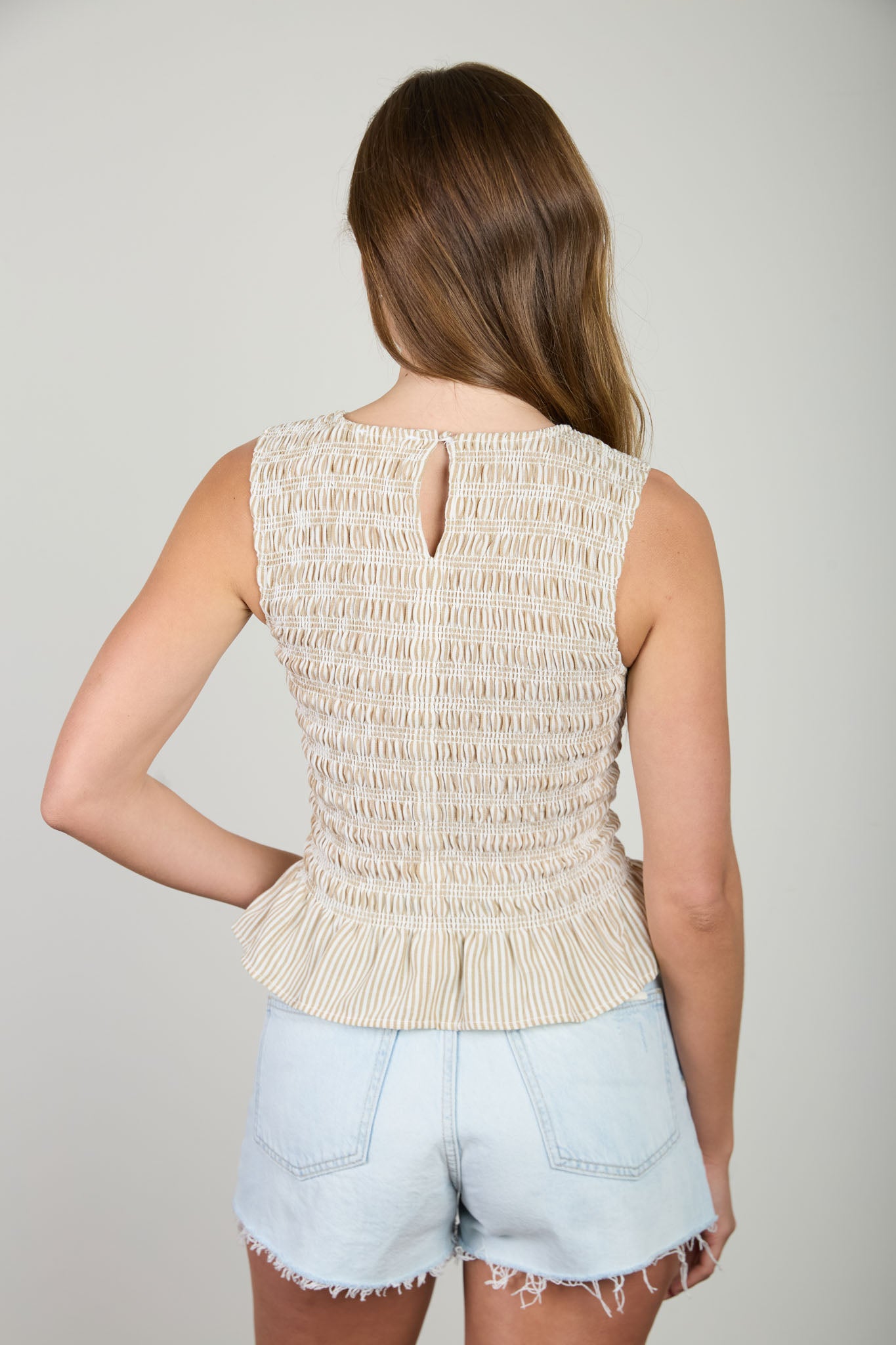 STRIPE SLEEVELESS SMOCKED BLOUSE (PRE-ORDER)