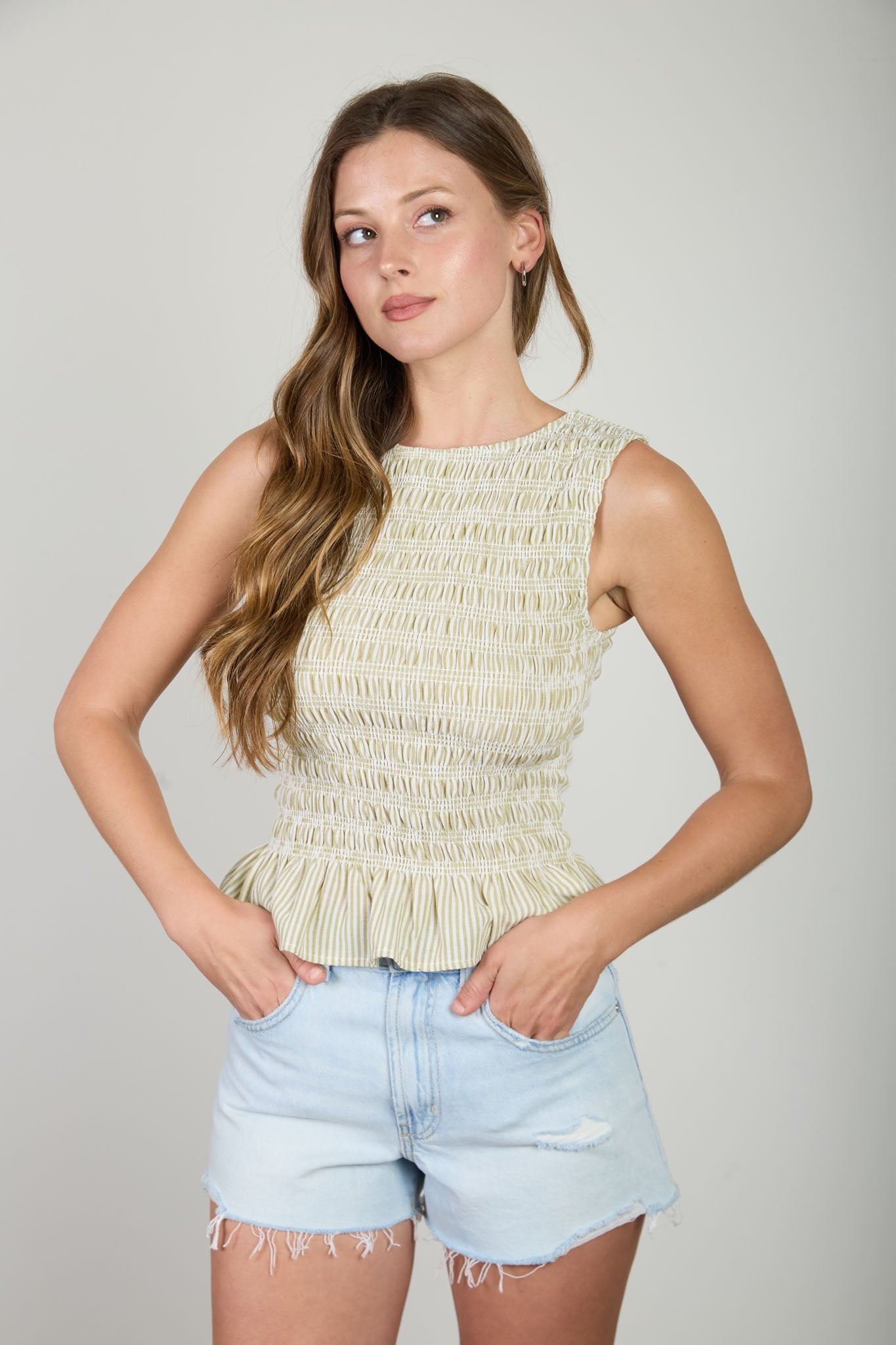 STRIPE SLEEVELESS SMOCKED BLOUSE (PRE-ORDER)