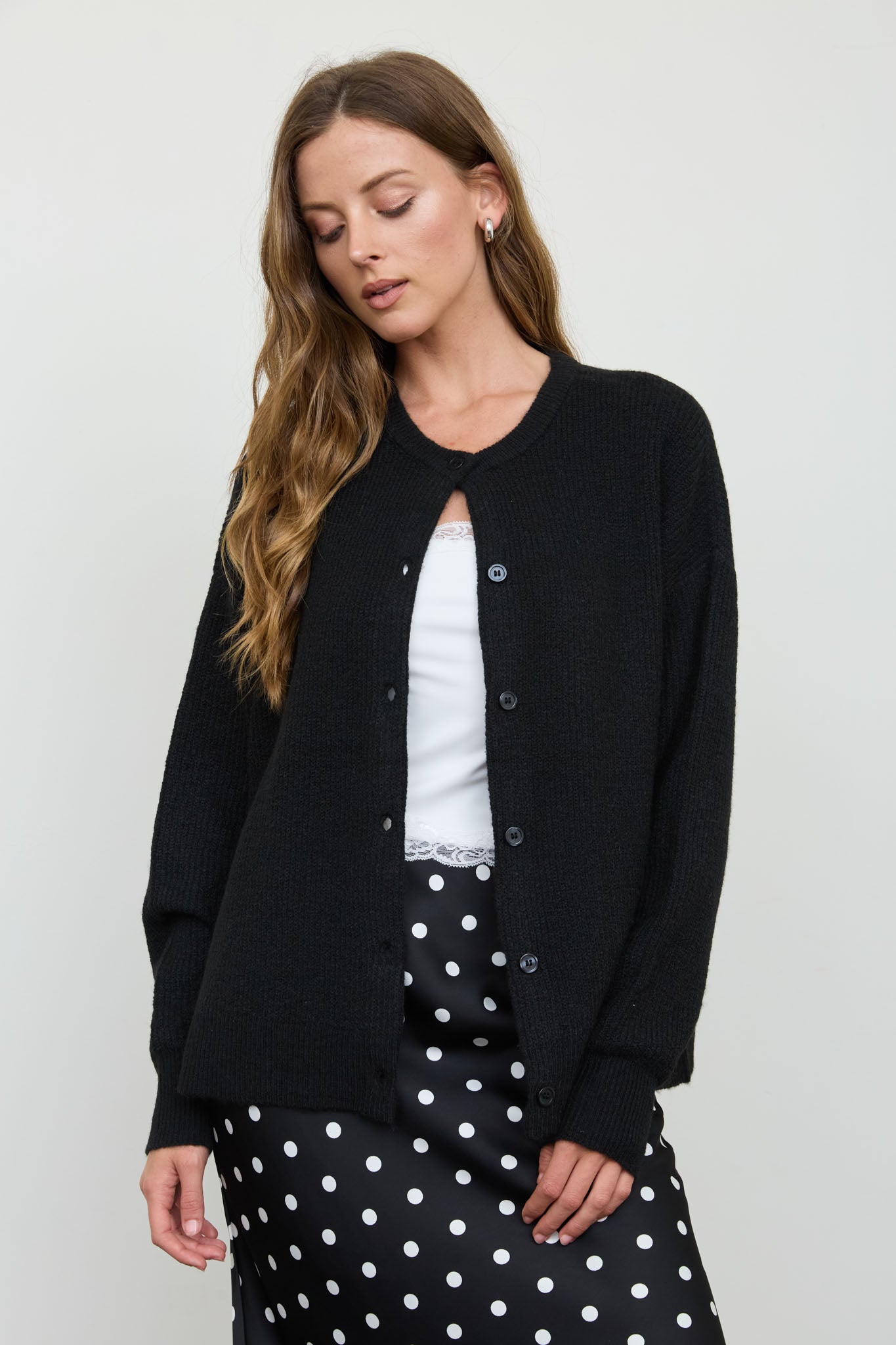 ROUND NECK BUTTON DOWN RIBBED KNIT CARDIGAN