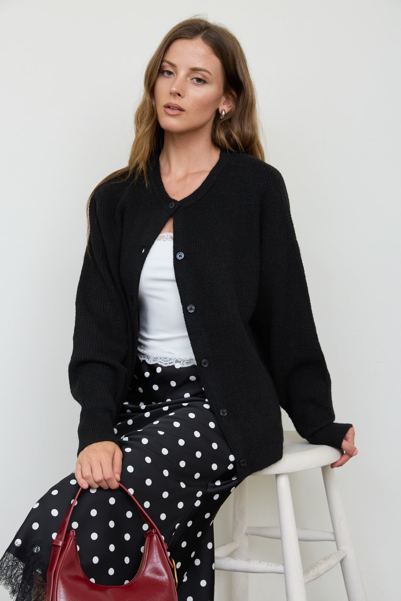 ROUND NECK BUTTON DOWN RIBBED KNIT CARDIGAN