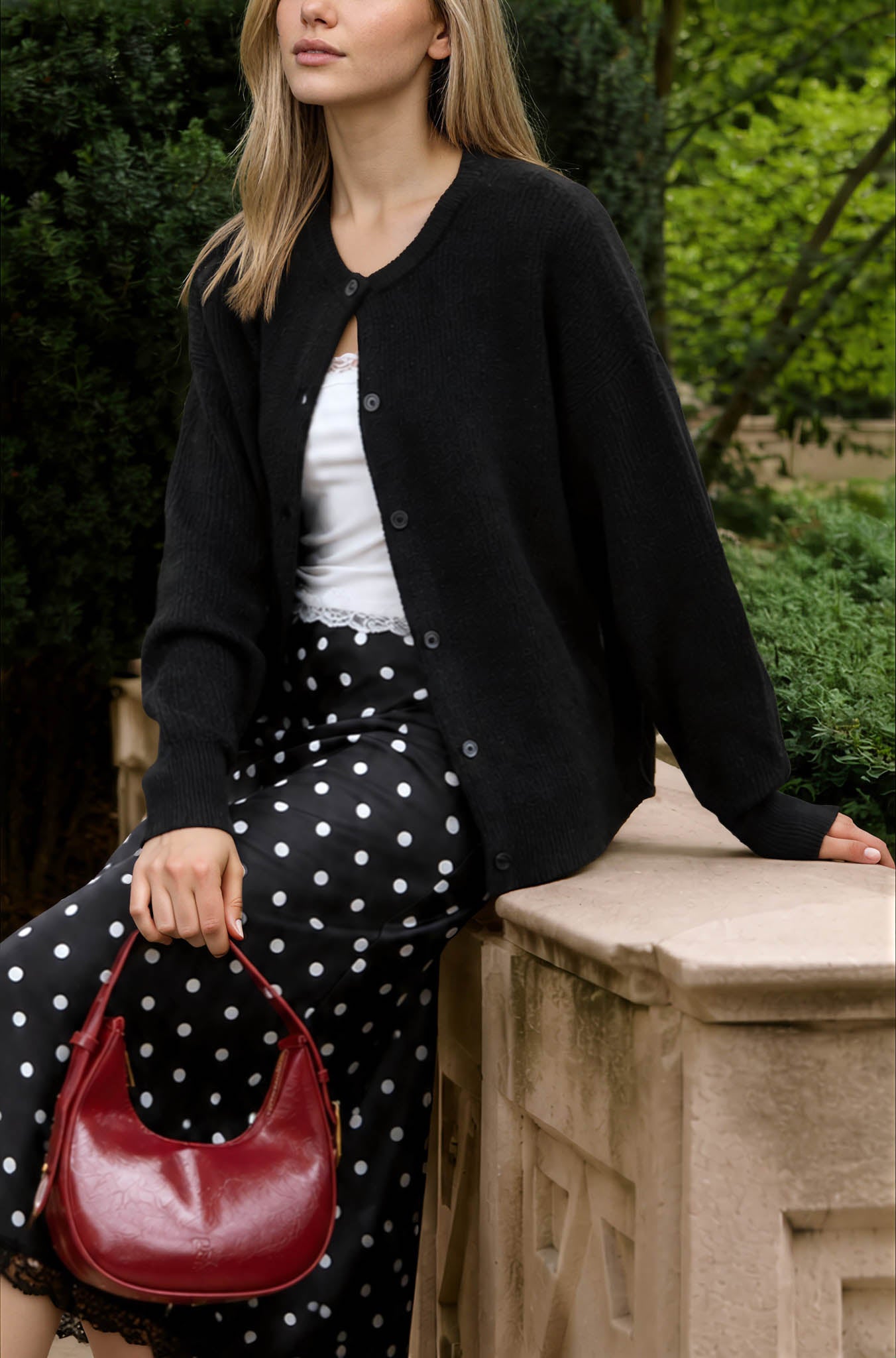 ROUND NECK BUTTON DOWN RIBBED KNIT CARDIGAN
