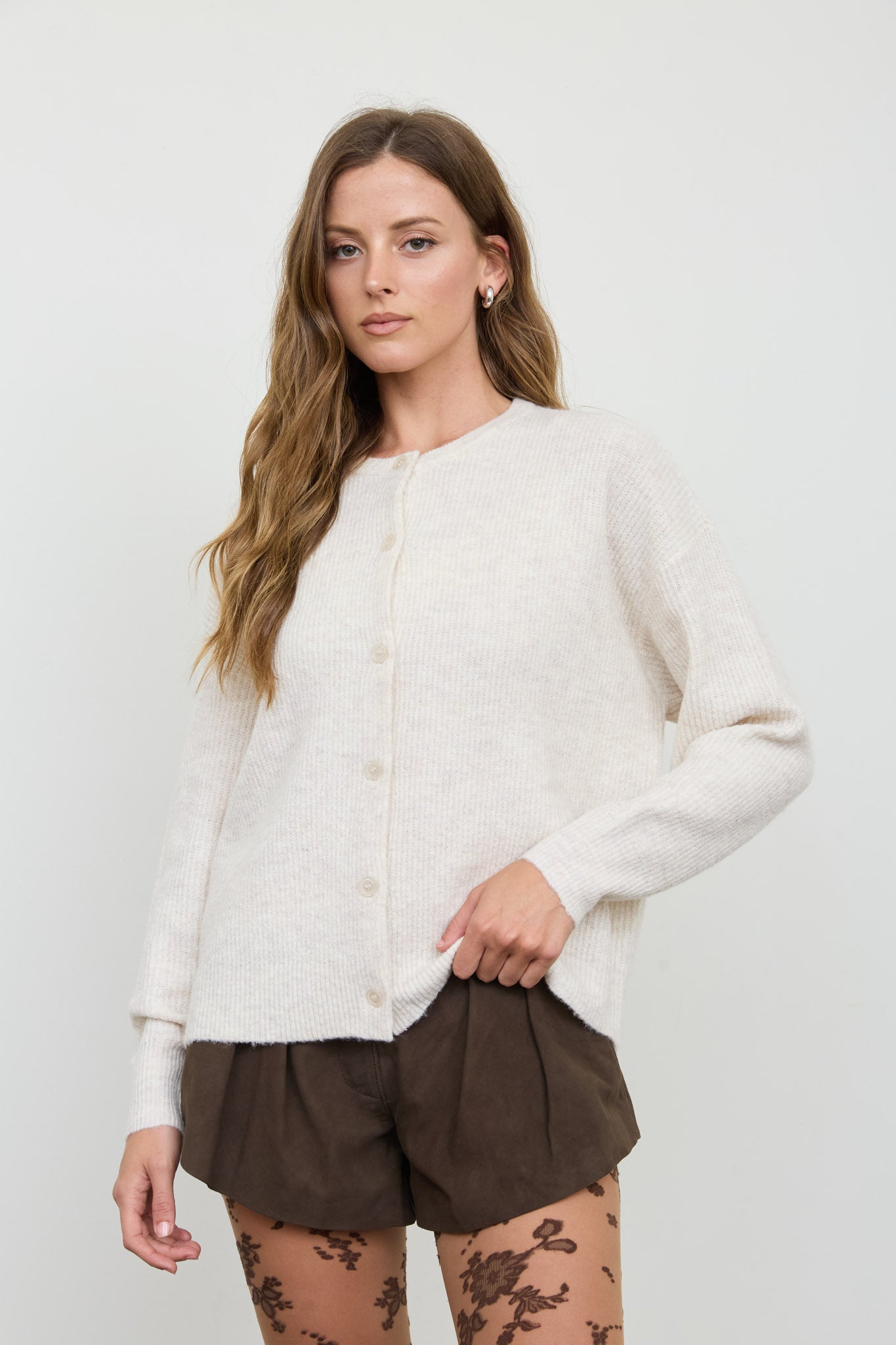 ROUND NECK BUTTON DOWN RIBBED KNIT CARDIGAN