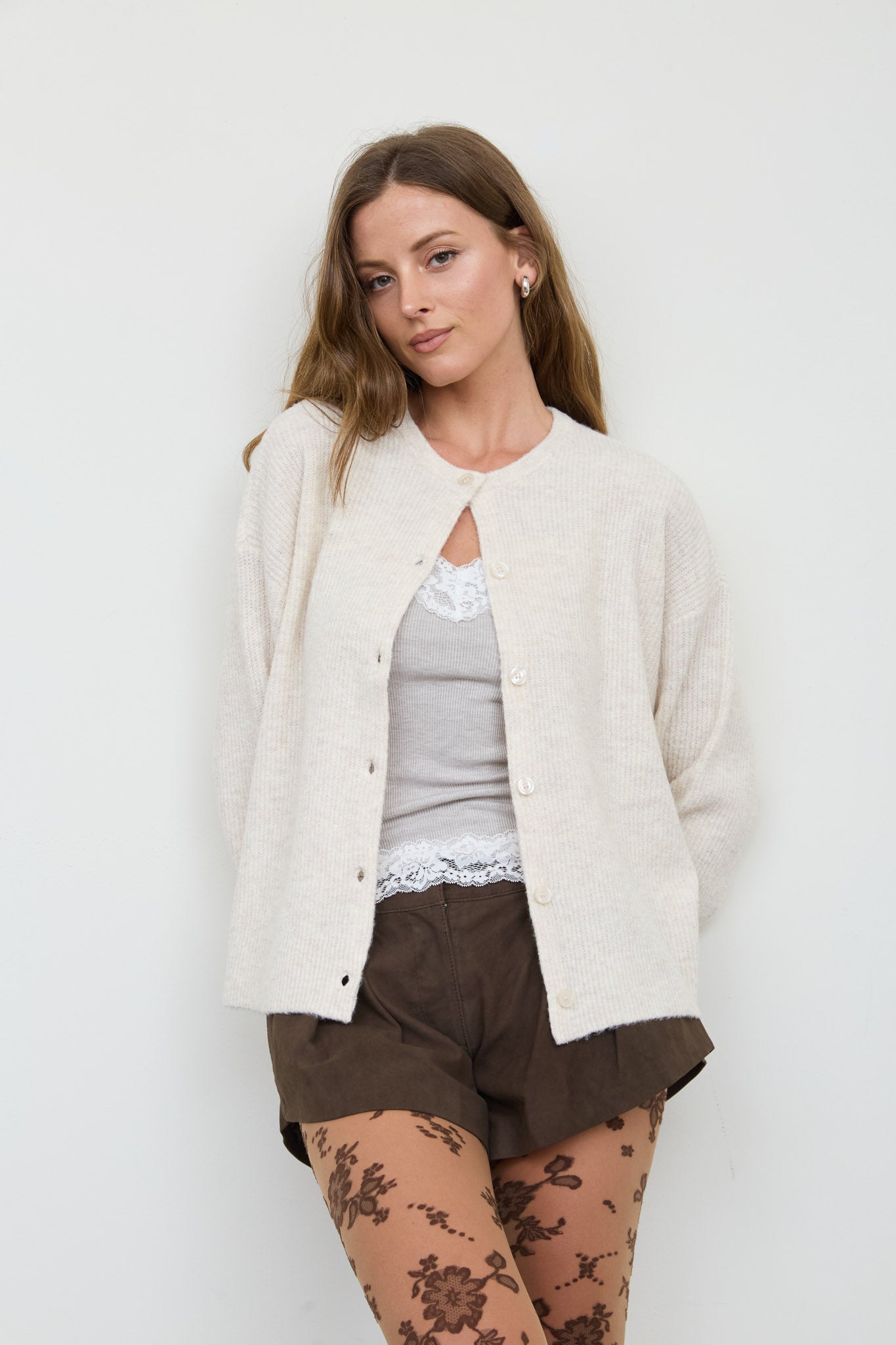 ROUND NECK BUTTON DOWN RIBBED KNIT CARDIGAN