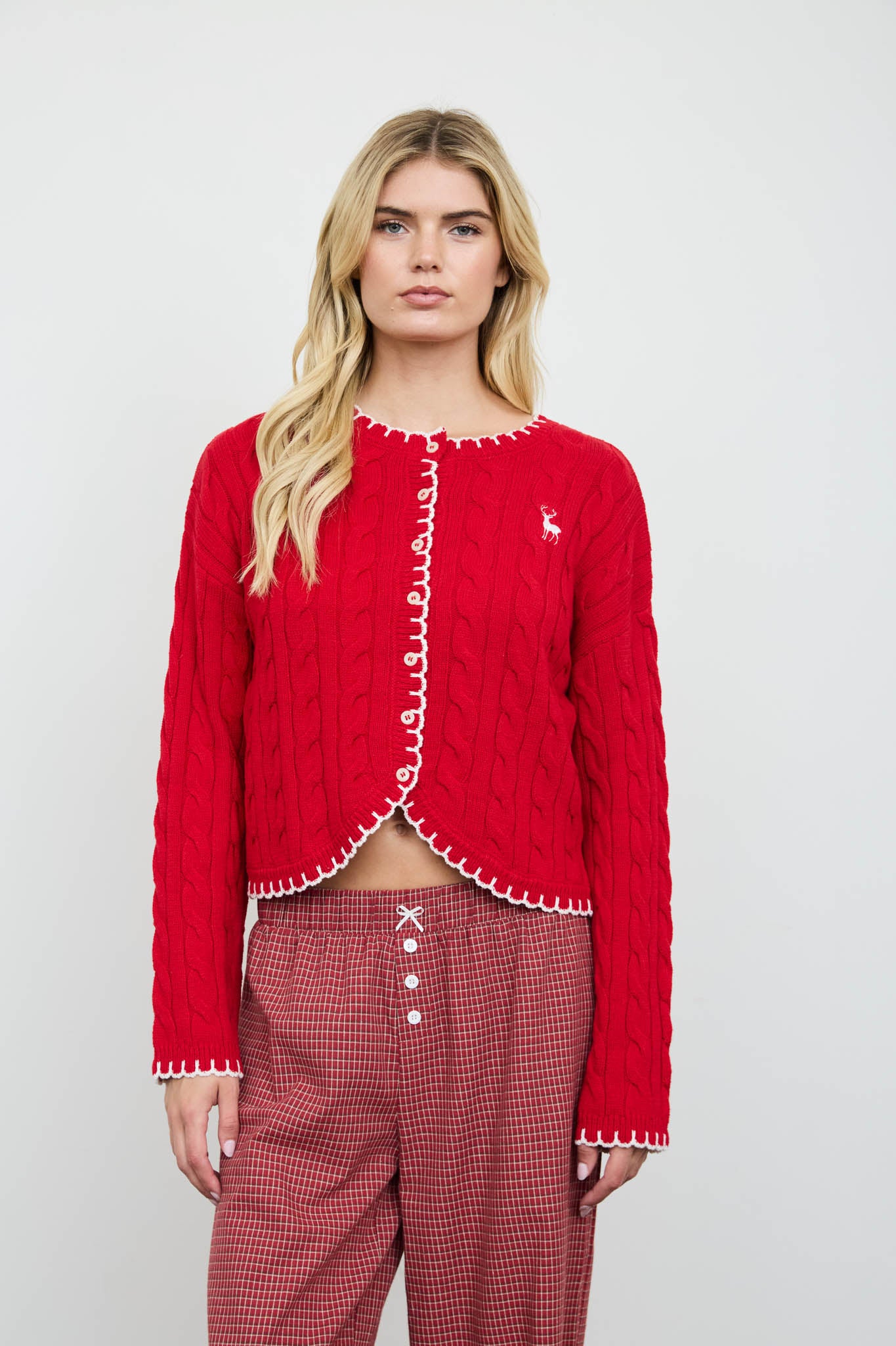 CABLE KNIT REINDEER EMBROIDERED SCALLOP CARDIGAN