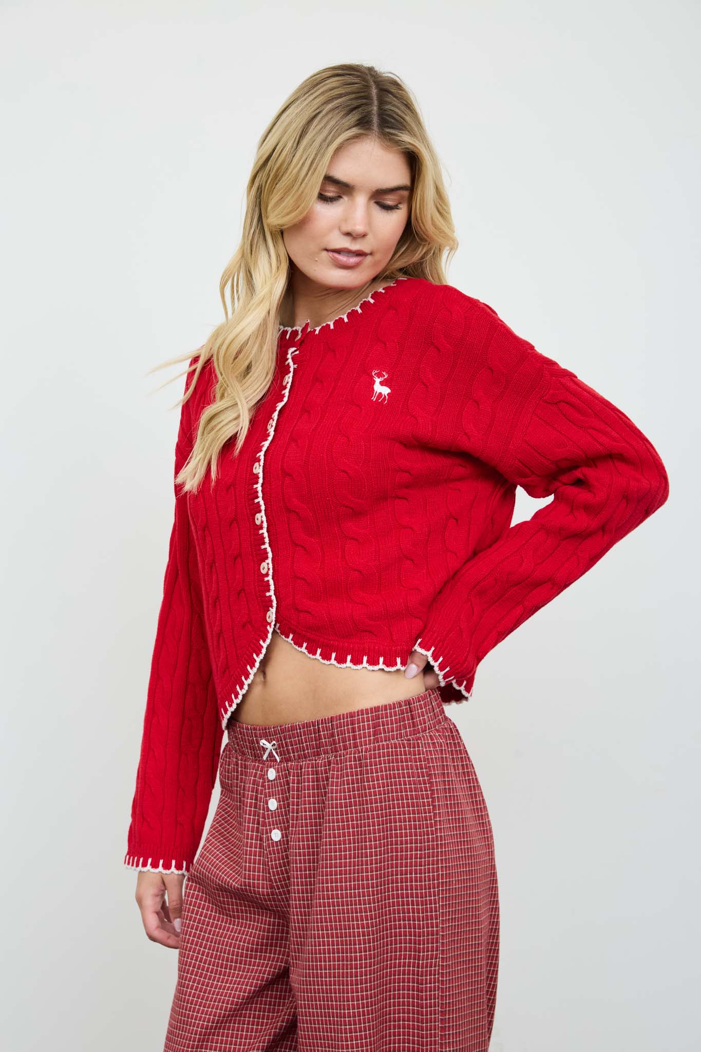 CABLE KNIT REINDEER EMBROIDERED SCALLOP CARDIGAN