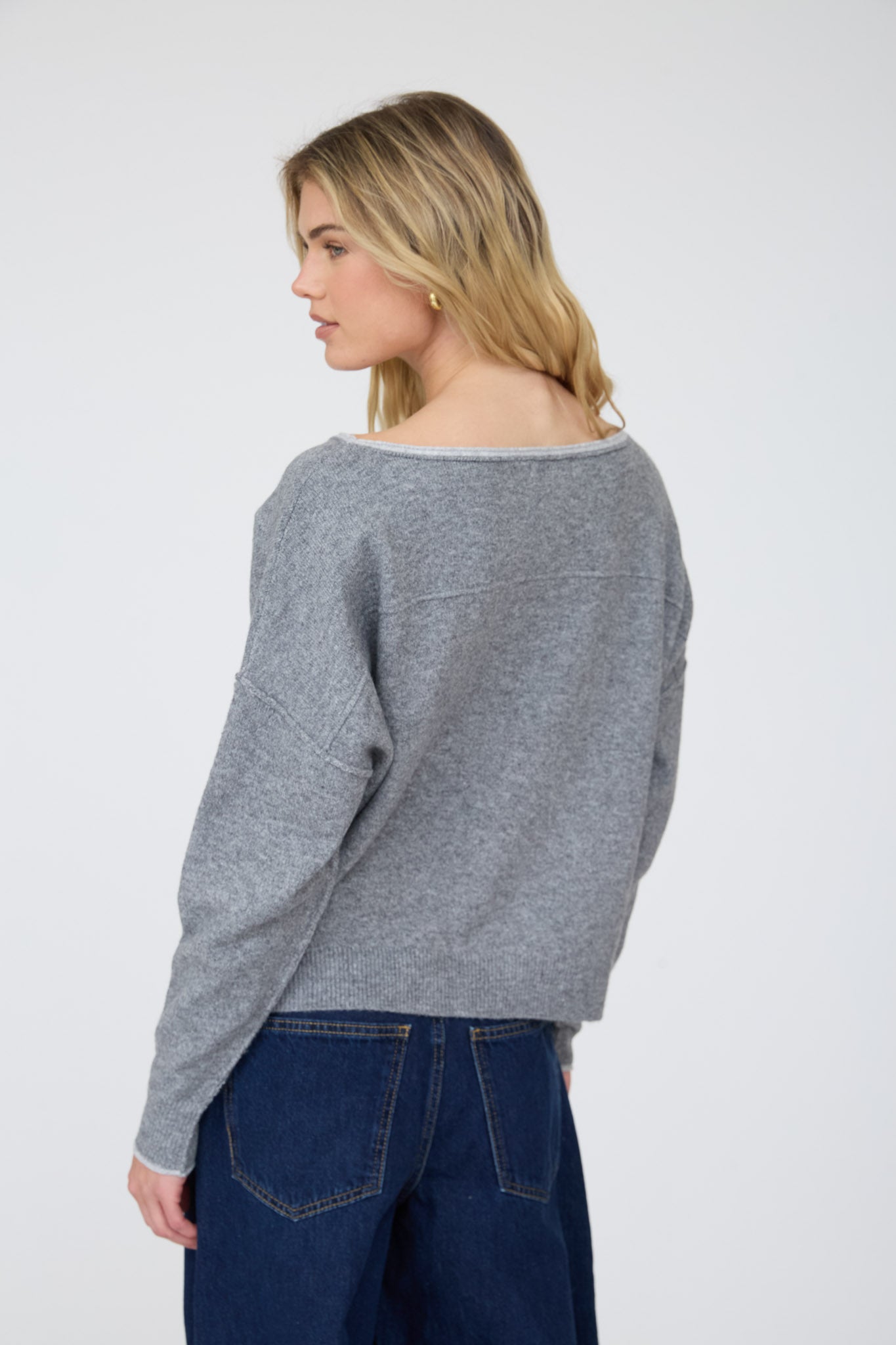 CONTRAST TRIM OFF SHOULDER LONG SLEEVE SWEATER