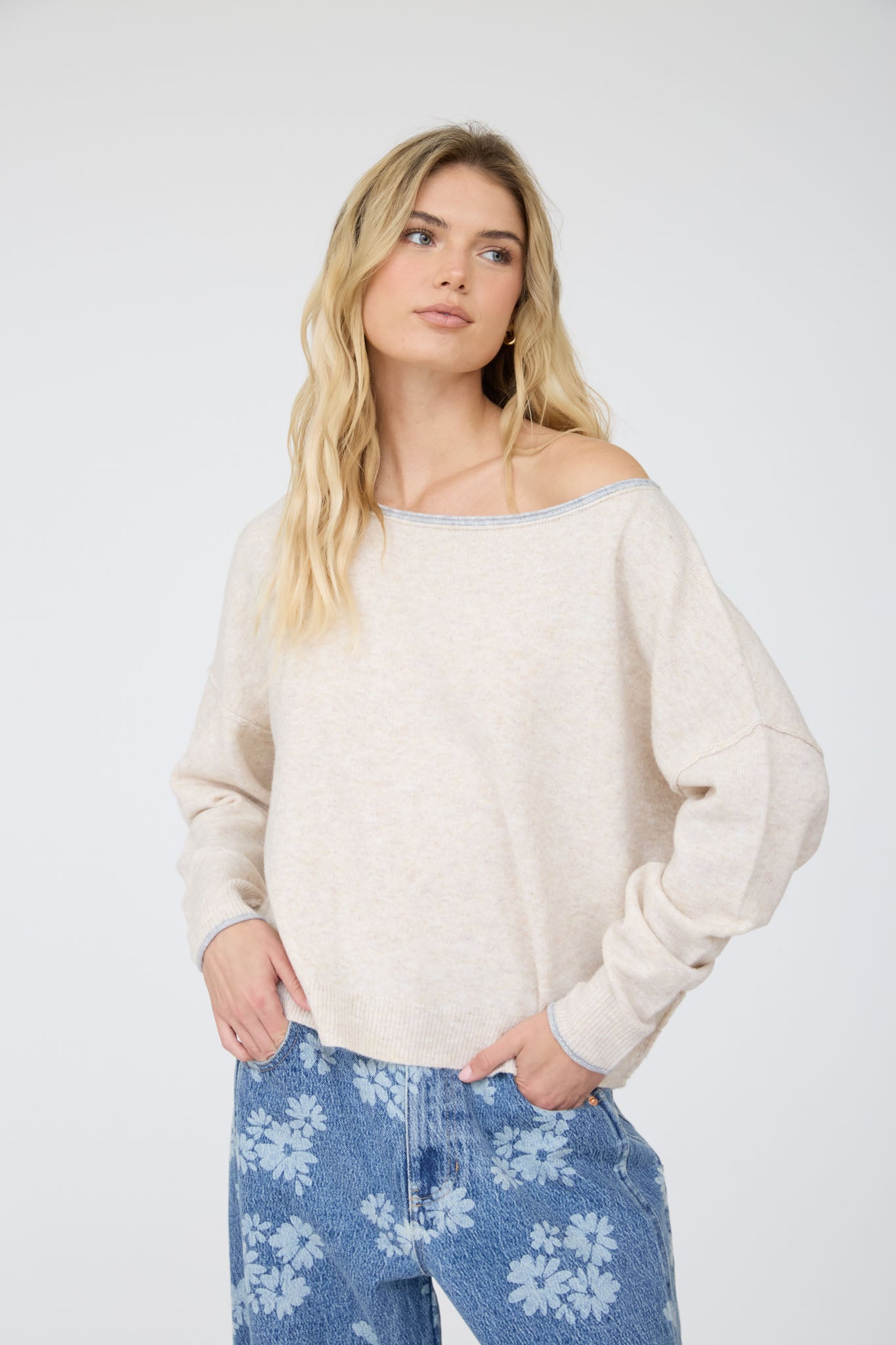 CONTRAST TRIM OFF SHOULDER LONG SLEEVE SWEATER