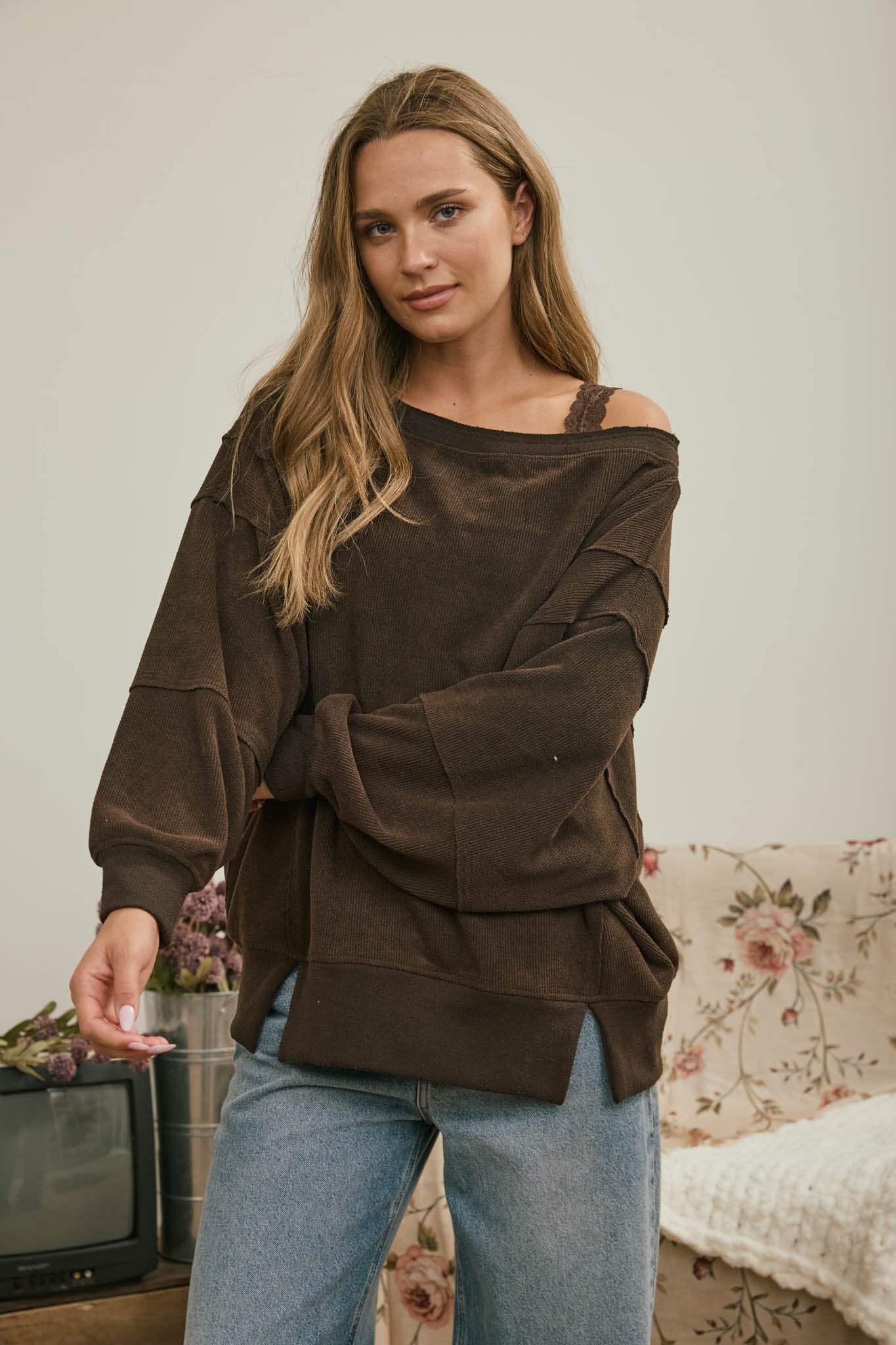 TIERED SLEEVE BOAT NECK EXPOSED SEAM KNIT TOP (PRE-ORDER)