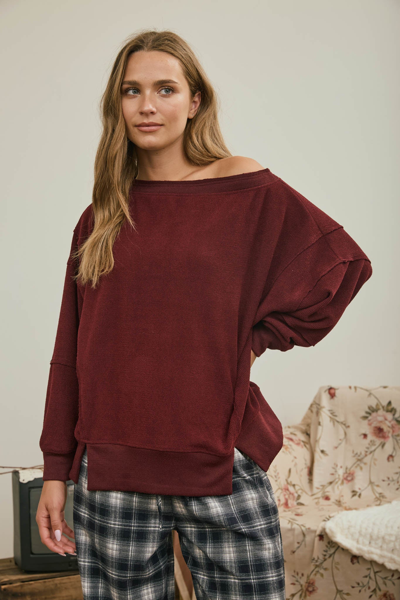 TIERED SLEEVE BOAT NECK EXPOSED SEAM KNIT TOP (PRE-ORDER)