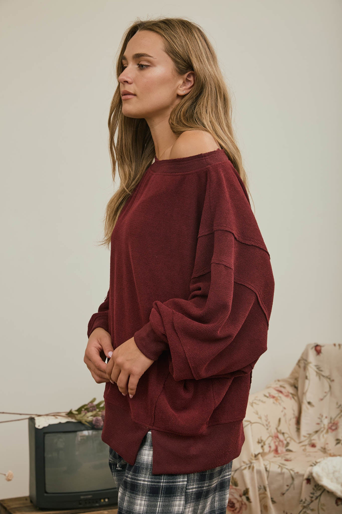 TIERED SLEEVE BOAT NECK EXPOSED SEAM KNIT TOP (PRE-ORDER)