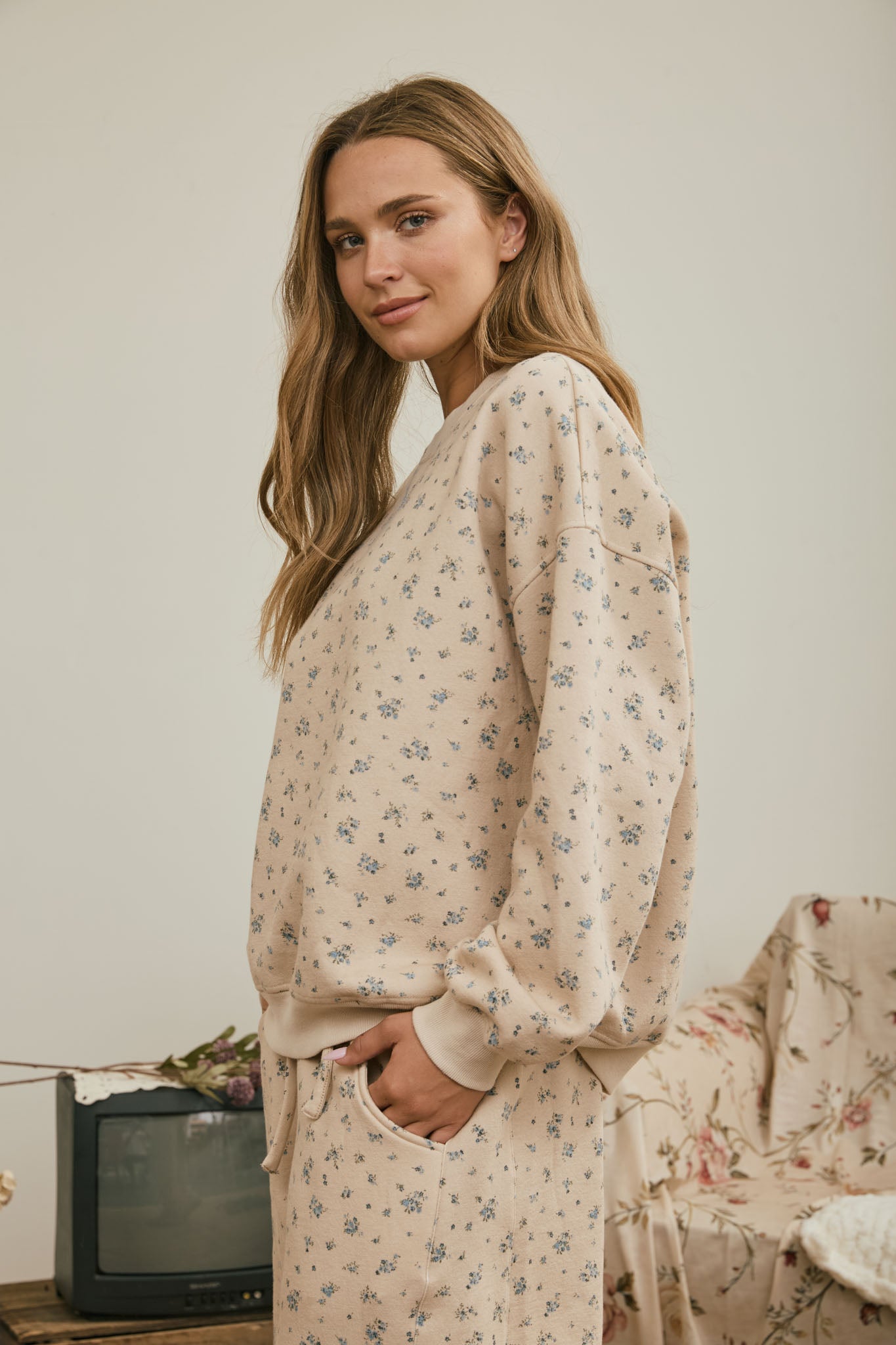 DITSY FLORAL BOXY CREW NECK SWEATSHIRT (PRE-ORDER)