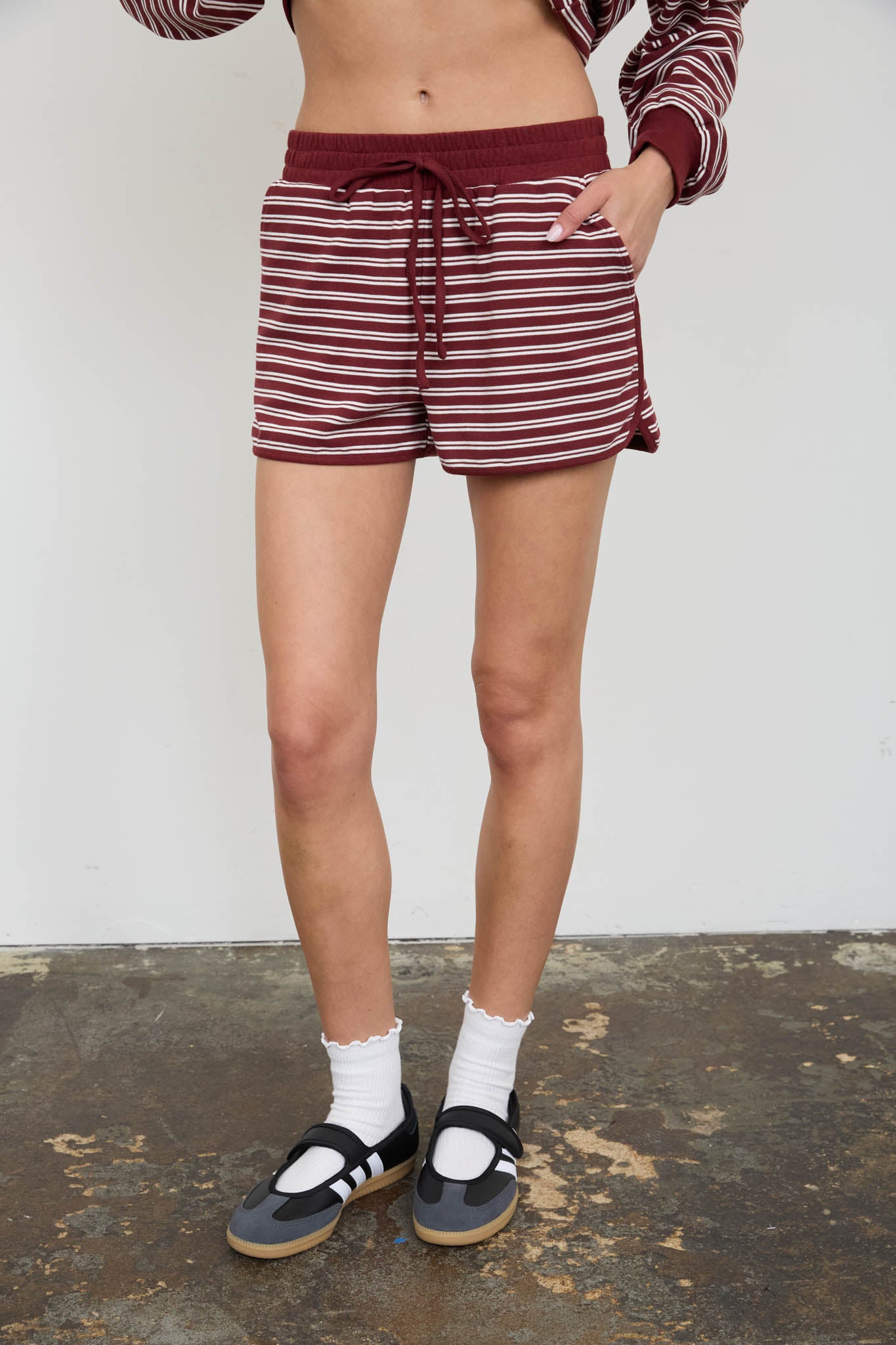 STRIPED CONTRAST WAIST KNIT LOUNGE SHORTS (PRE-ORDER)