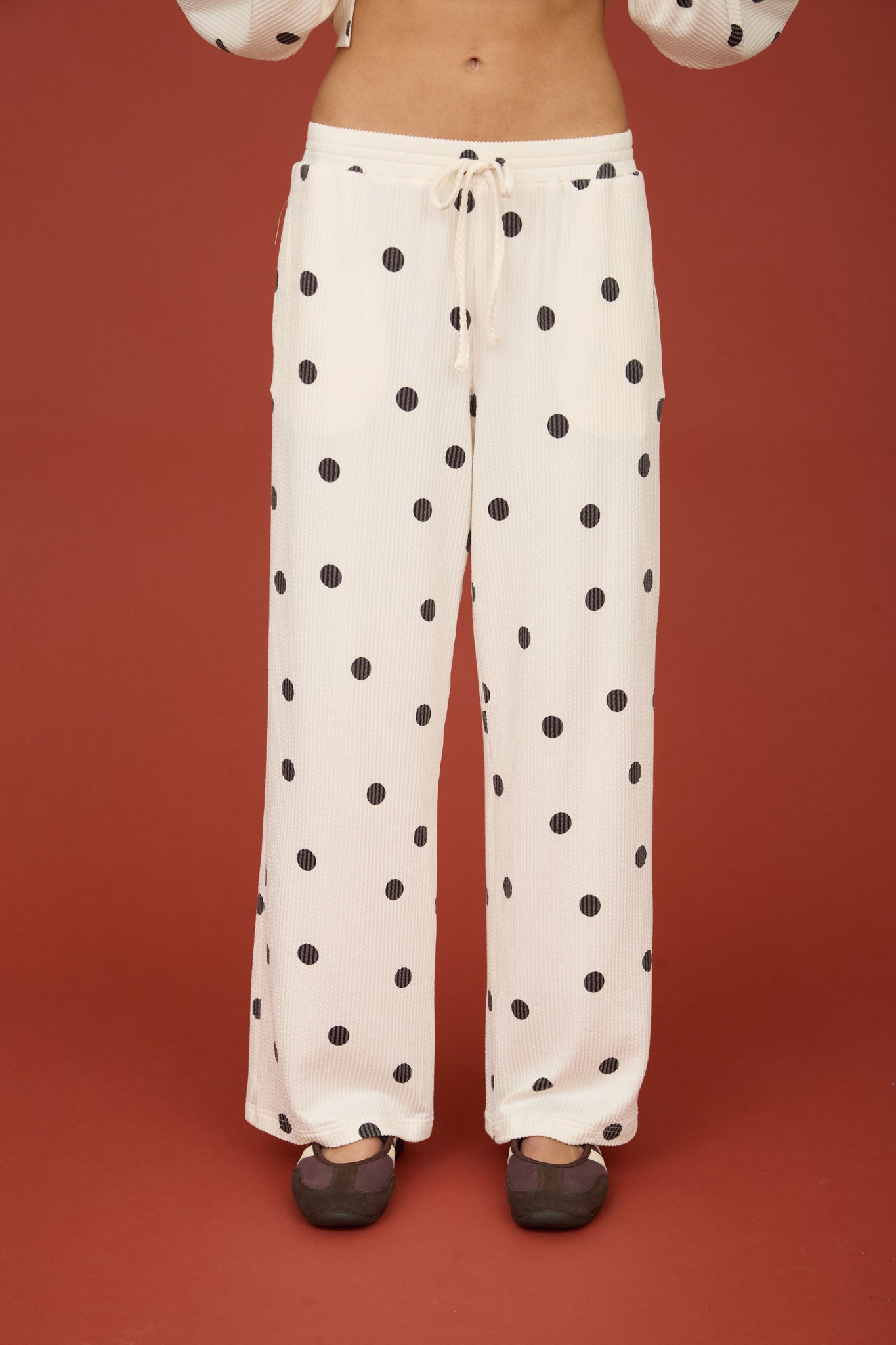 POLKA DOT TEXTURED DRAWSTRING WIDE LEG PANTS