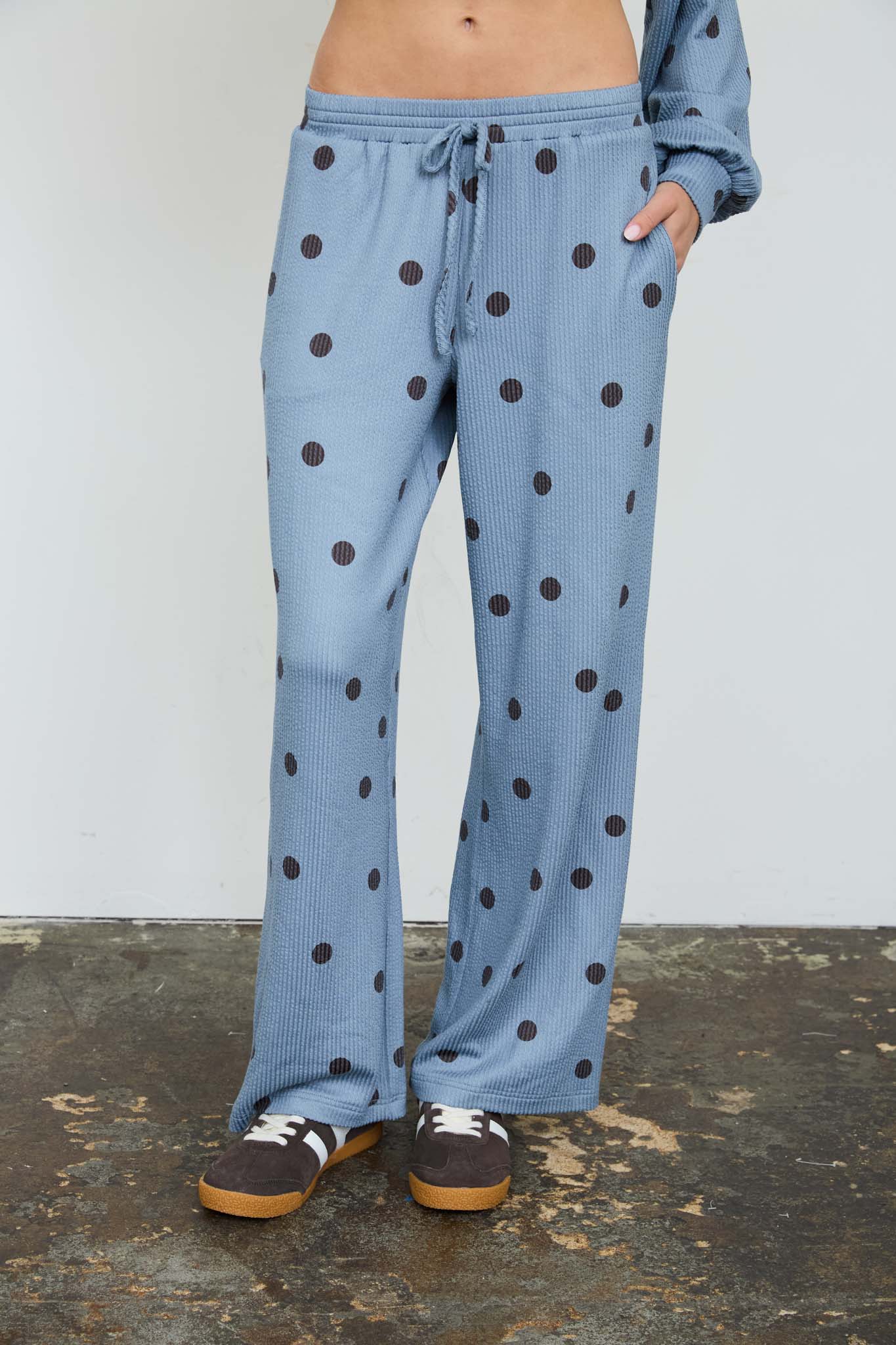 POLKA DOT TEXTURED DRAWSTRING WIDE LEG PANTS