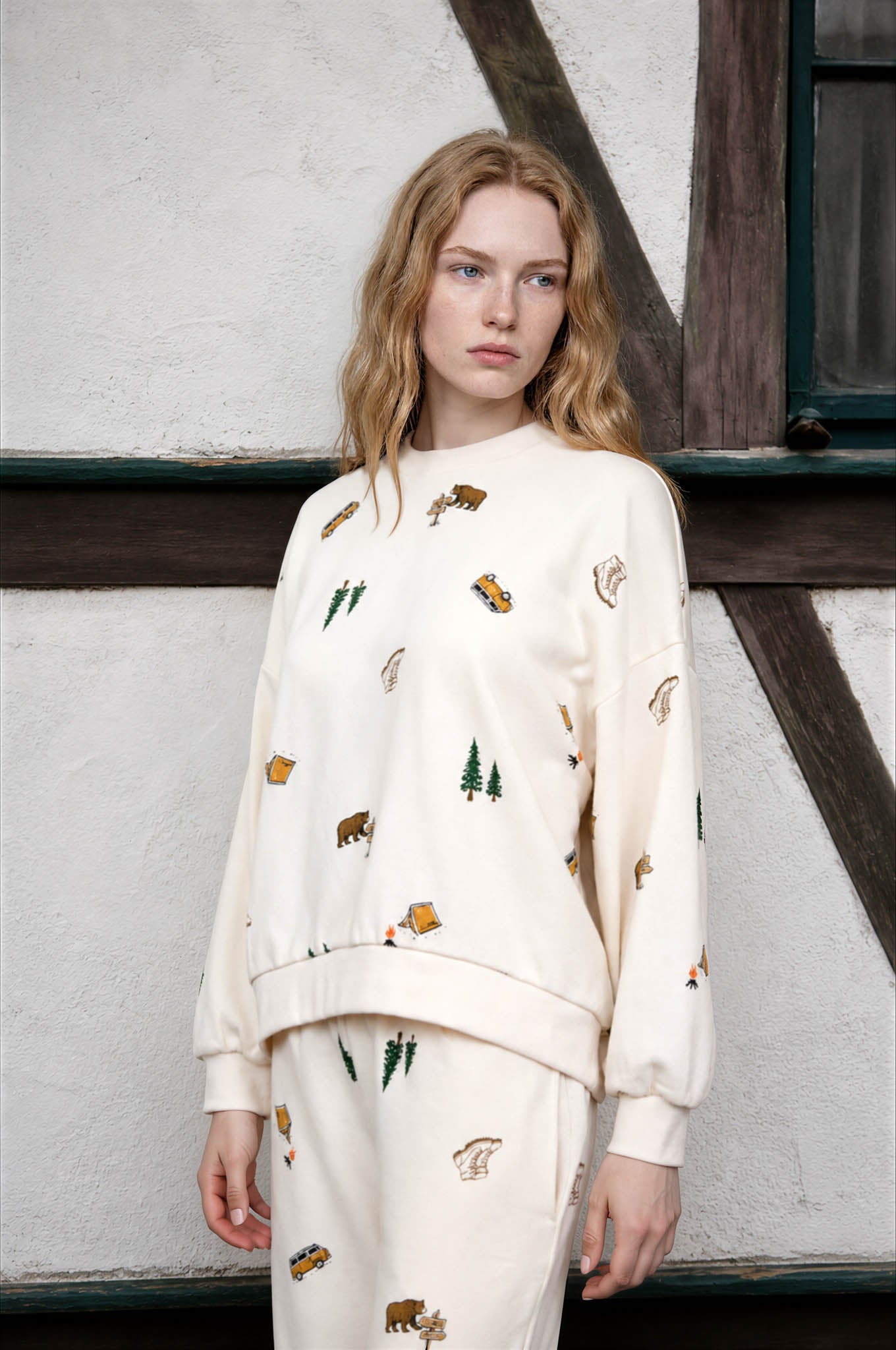 CAMPING MOTIF CREW NECK LONG SLEEVE KNIT TOP (PRE-ORDER)