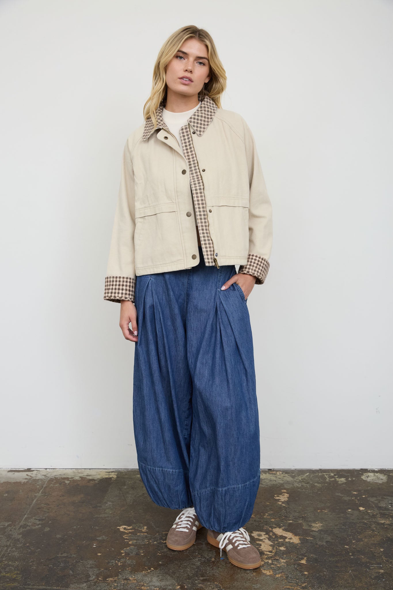 GINGHAM COLLAR CONTRAST SNAP BUTTON JACKET (PRE-ORDER)