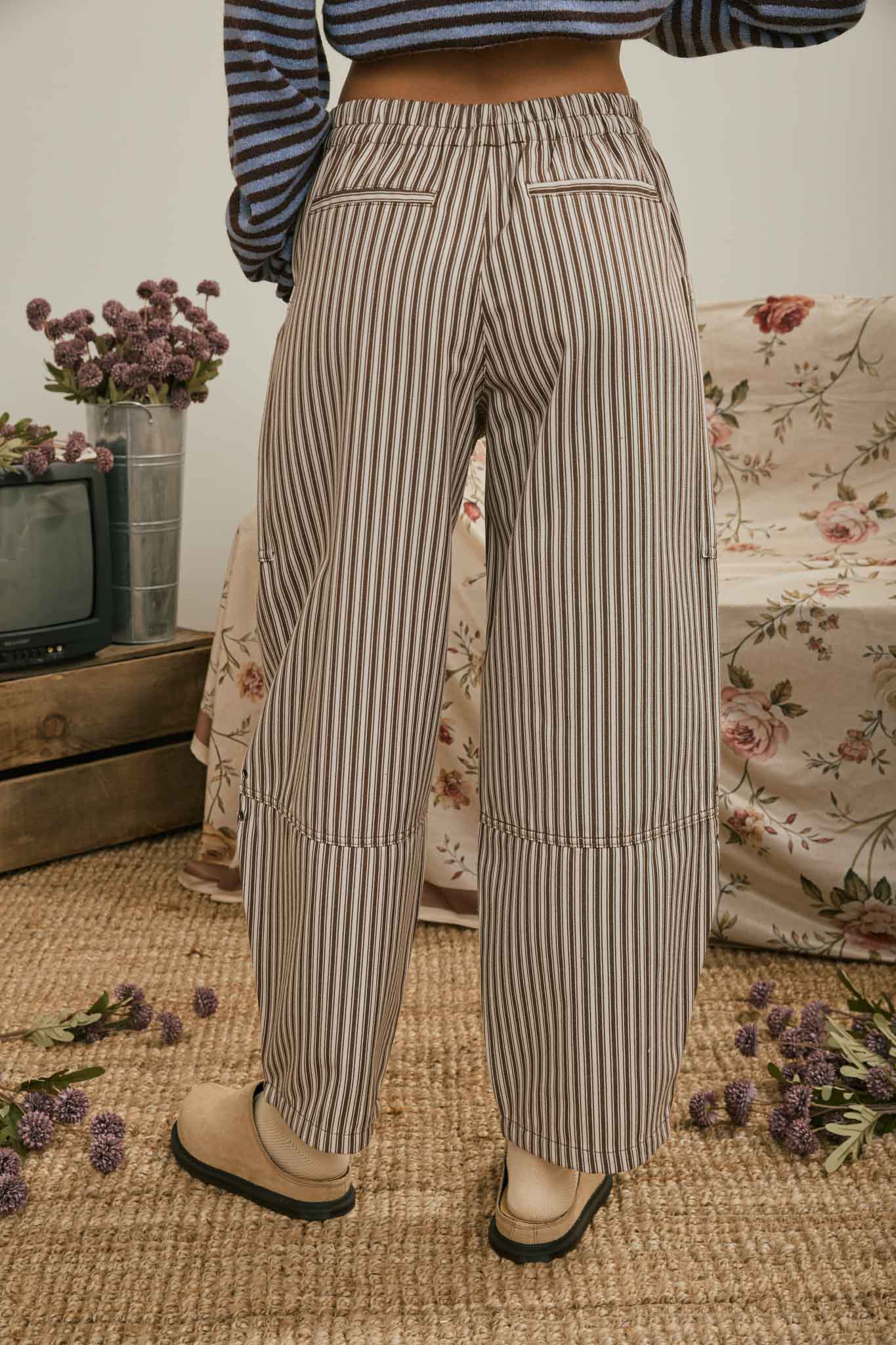 STRIPE POCKET DETAIL WIDE LEG PANTS