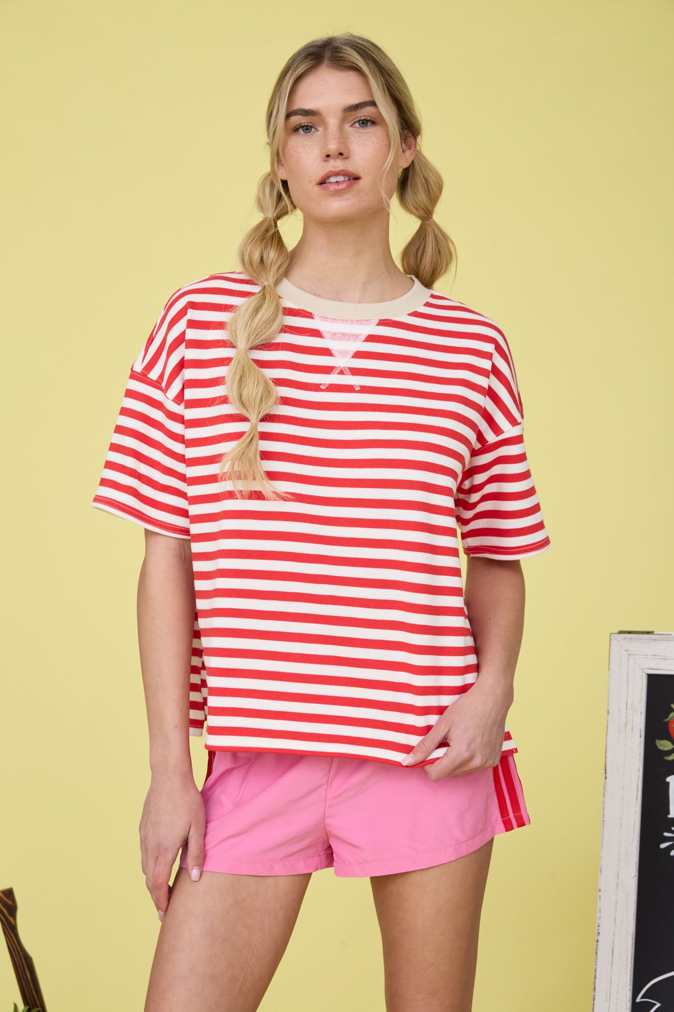 STRIPE COLORBLOCK DETAIL SHORT SLEEVE KNIT T-SHIRT (PRE-ORDER)