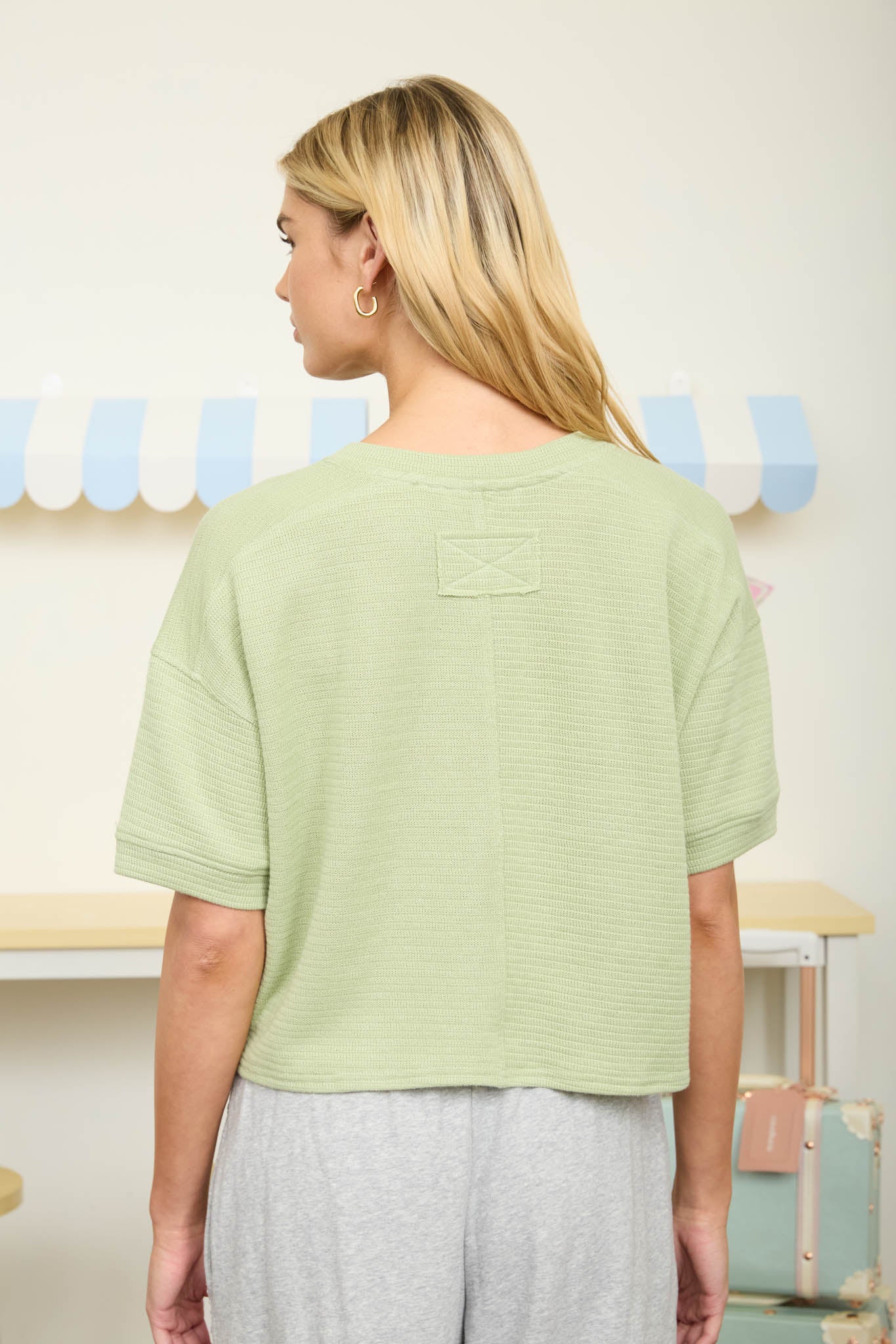 TEXTURED KNIT BUTTON DOWN SHORT SLEEVE CARDIGAN