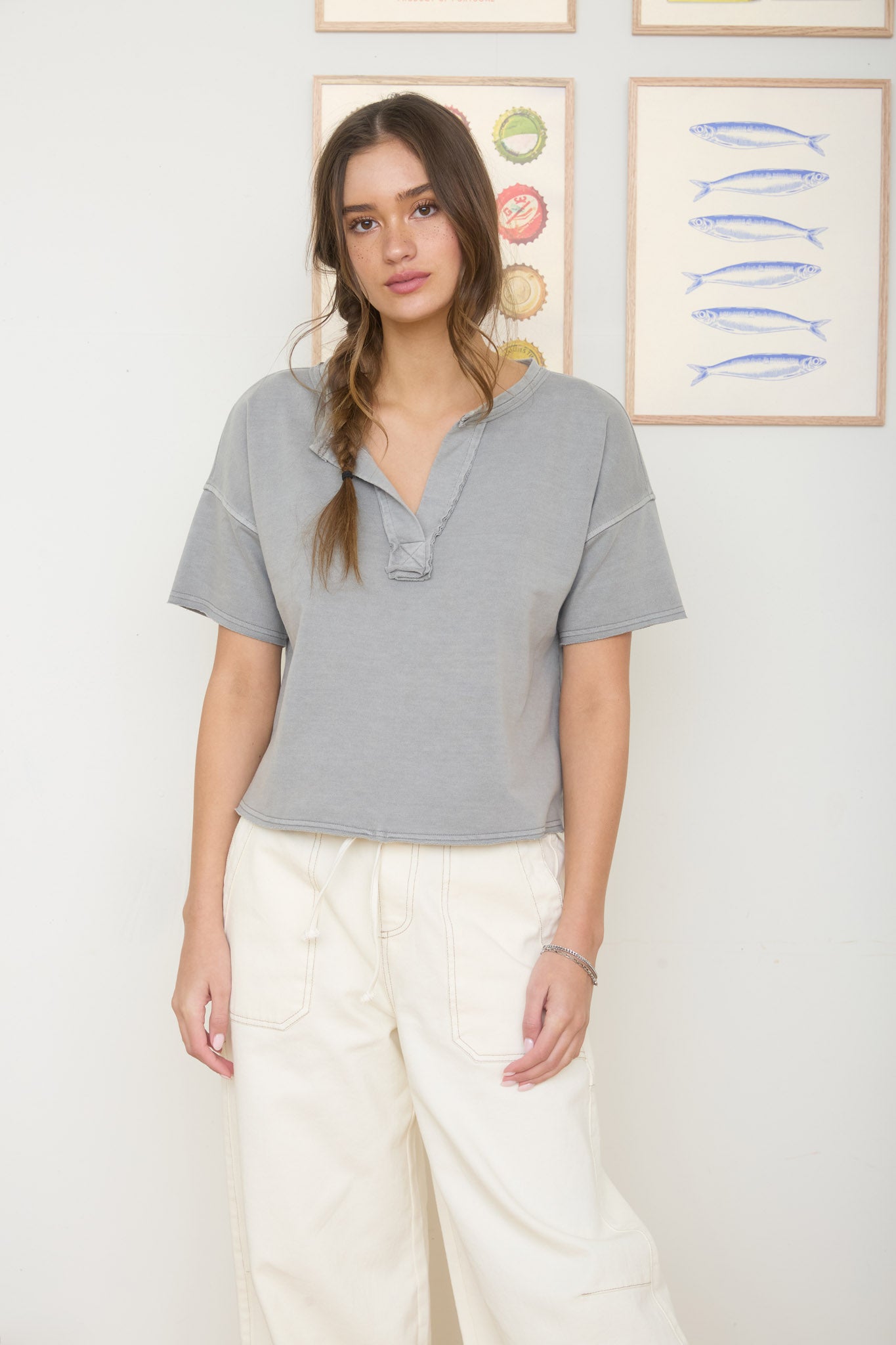 WASHED SPLIT NECK RAW EDGE SHORT SLEEVE KNIT TOP