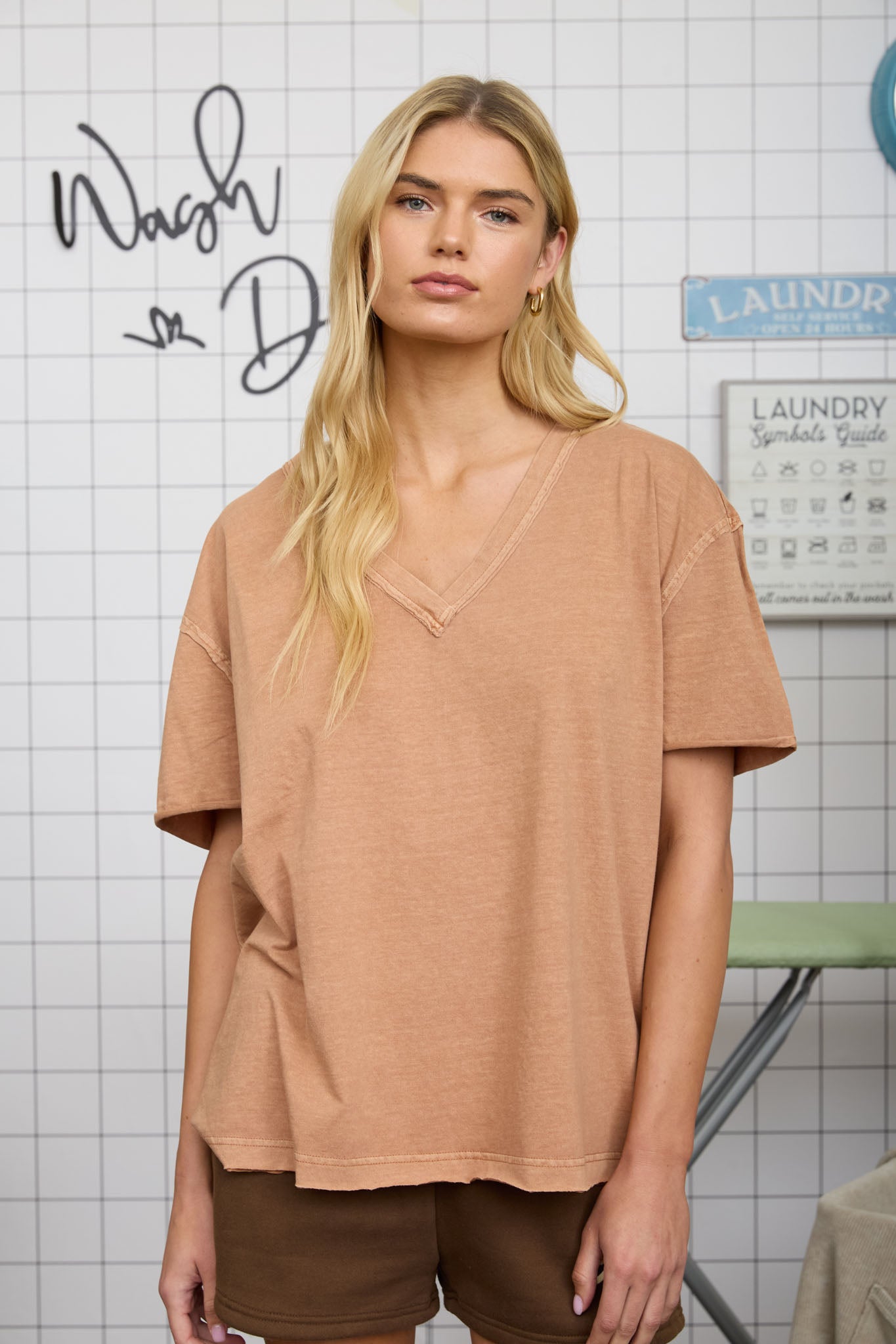 WASHED RELAXED SHORT SLEEVE V NECK KNIT TOP
