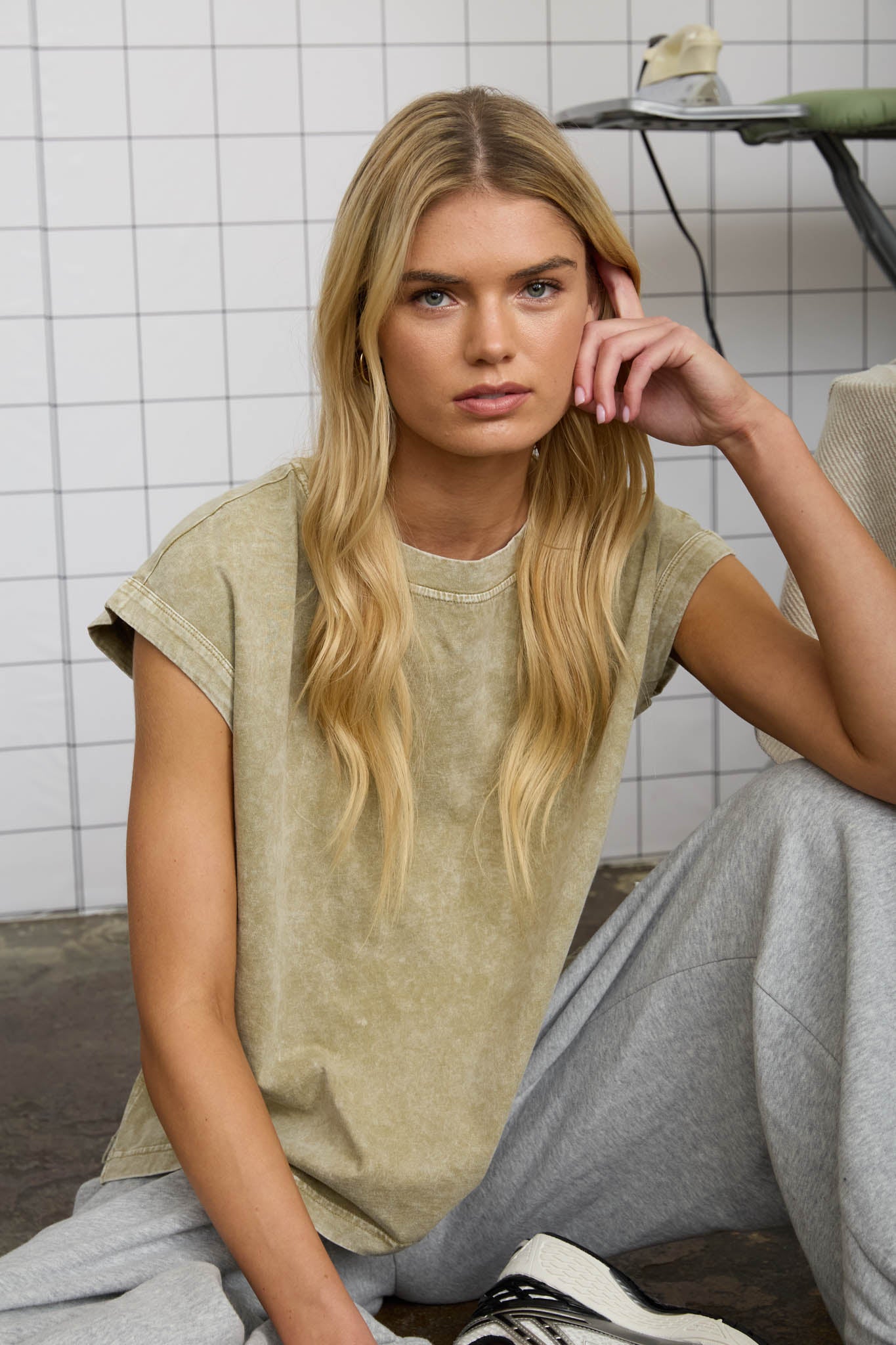 WASHED EXTENDED SHOULDER KNIT T-SHIRT