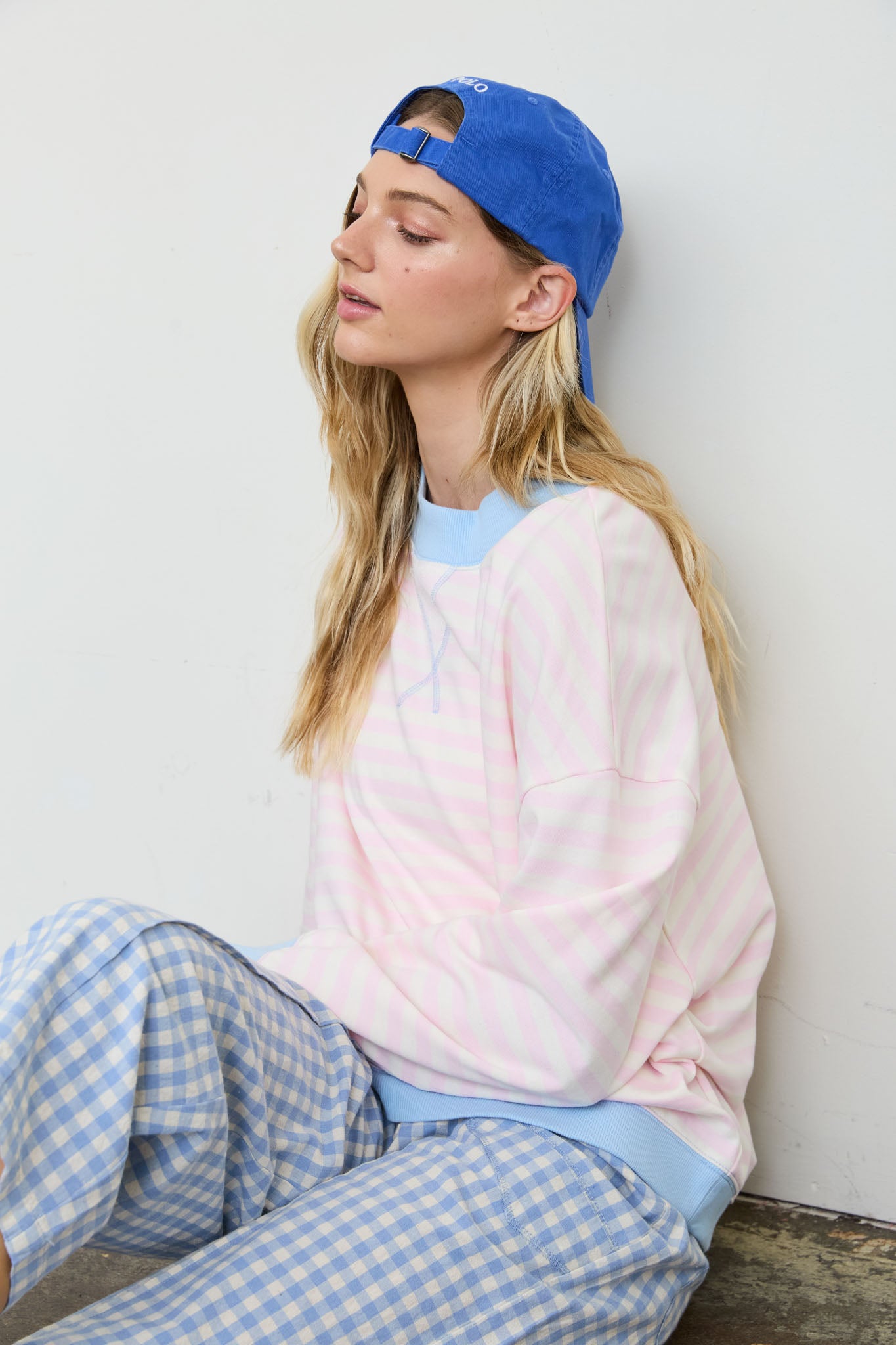 V STITCH STRIPED RIB TRIM LONG SLEEVE KNIT TOP (PRE-ORDER)