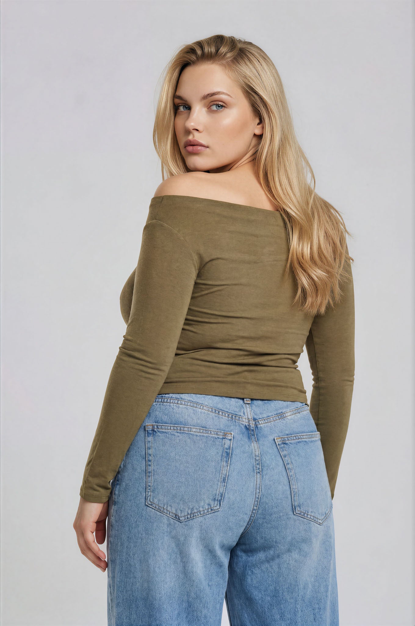 PLUS BOAT NECK PINTUCK DETAIL LONG SLEEVE KNIT TOP