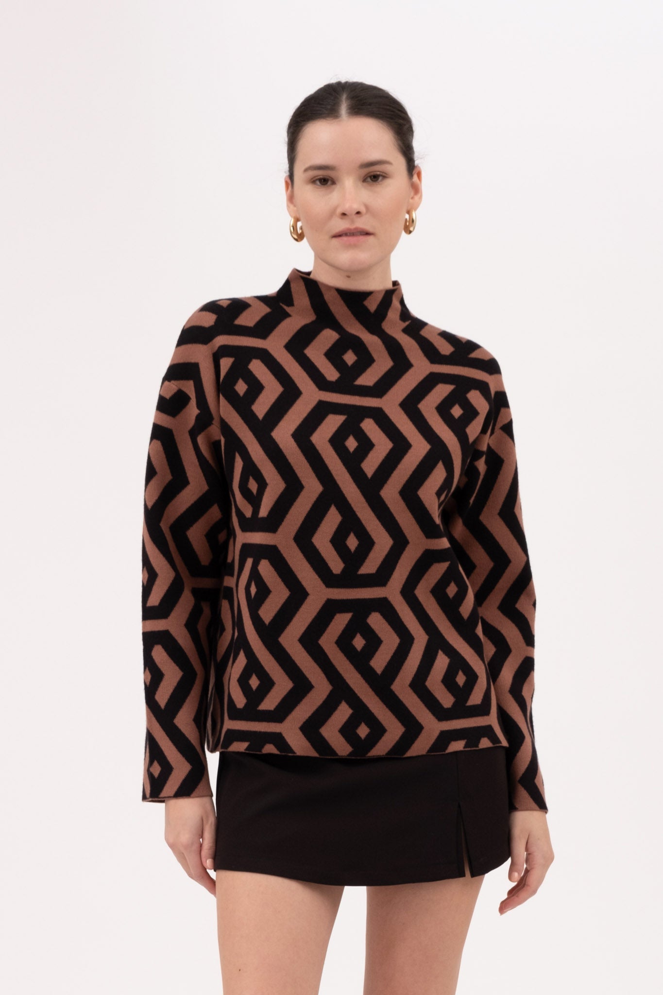 GEO PATTERN TURTLENECK KNIT PULLOVER SWEATER