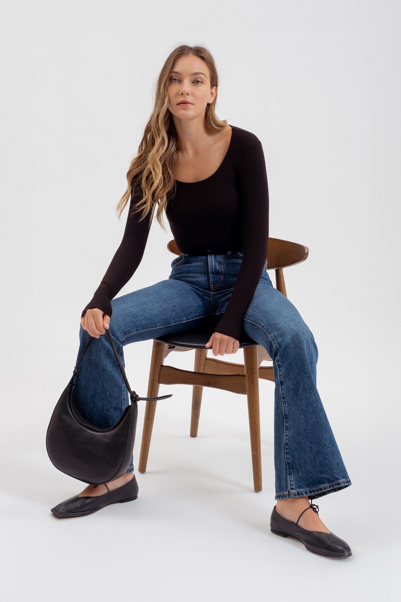 SEAMLESS SCOOP NECK LONG SLEEVE KNIT BODYSUIT