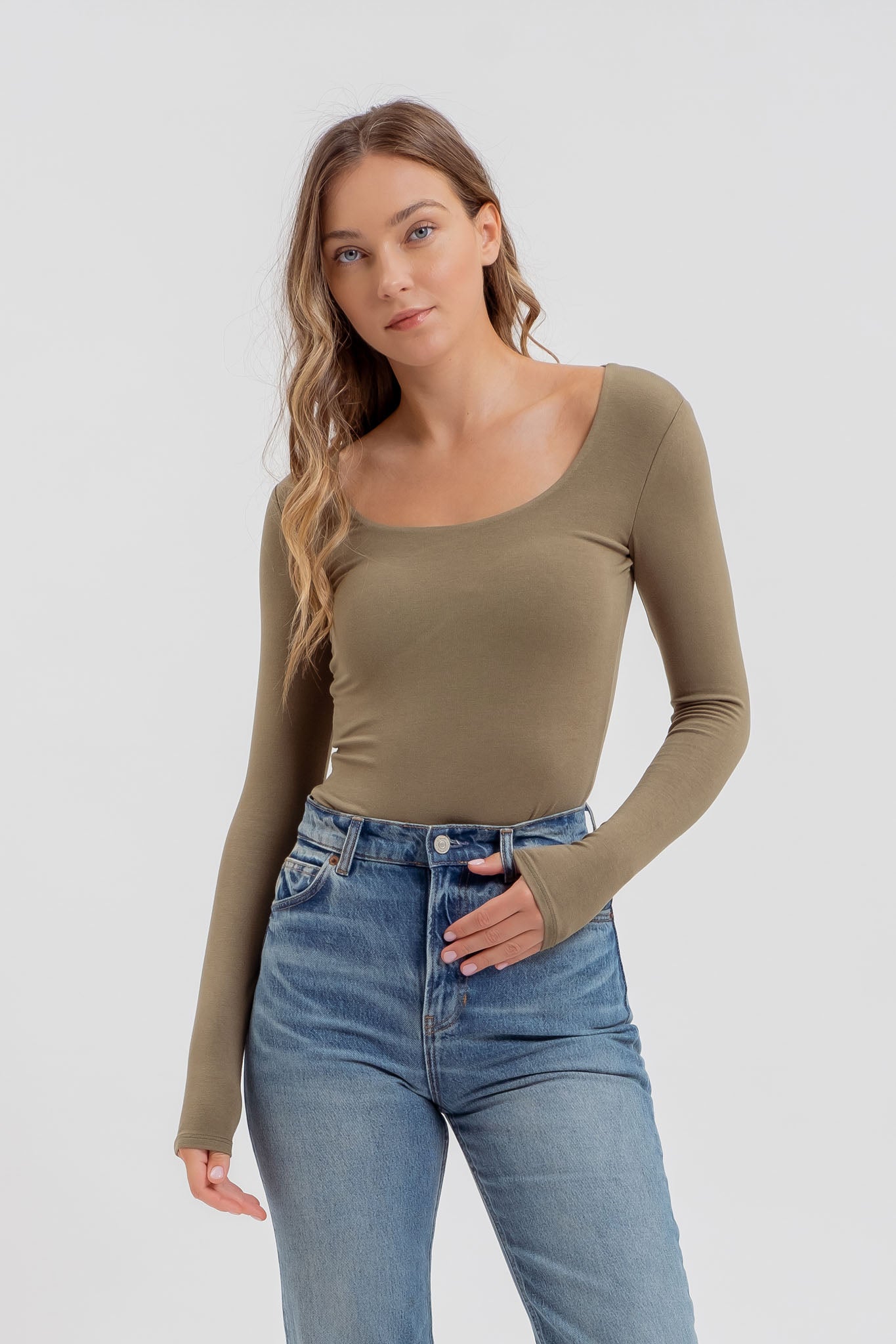 SEAMLESS SCOOP NECK LONG SLEEVE KNIT BODYSUIT