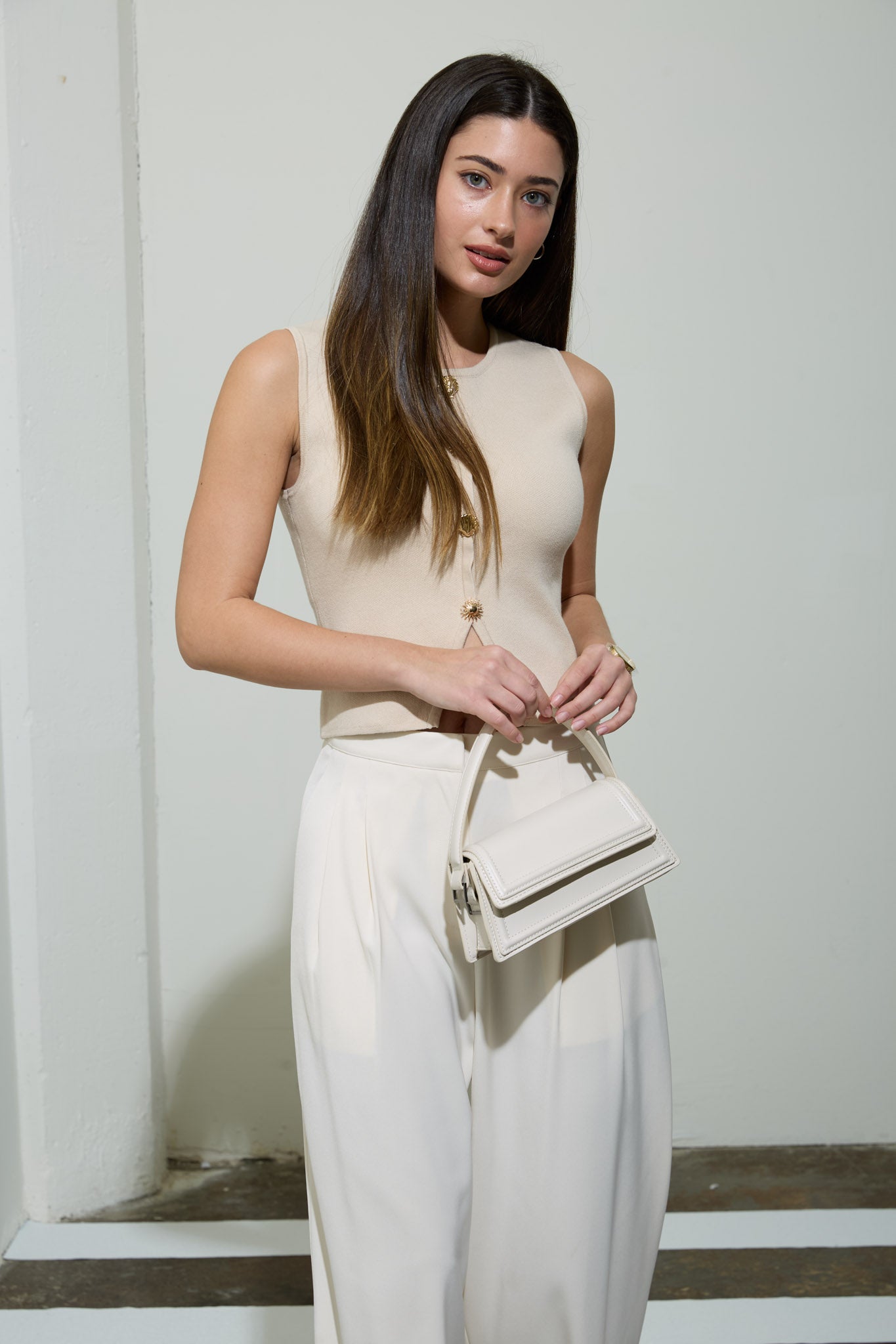 GOLD SEASHELL & SUN BUTTON SLEEVELESS KNIT VEST