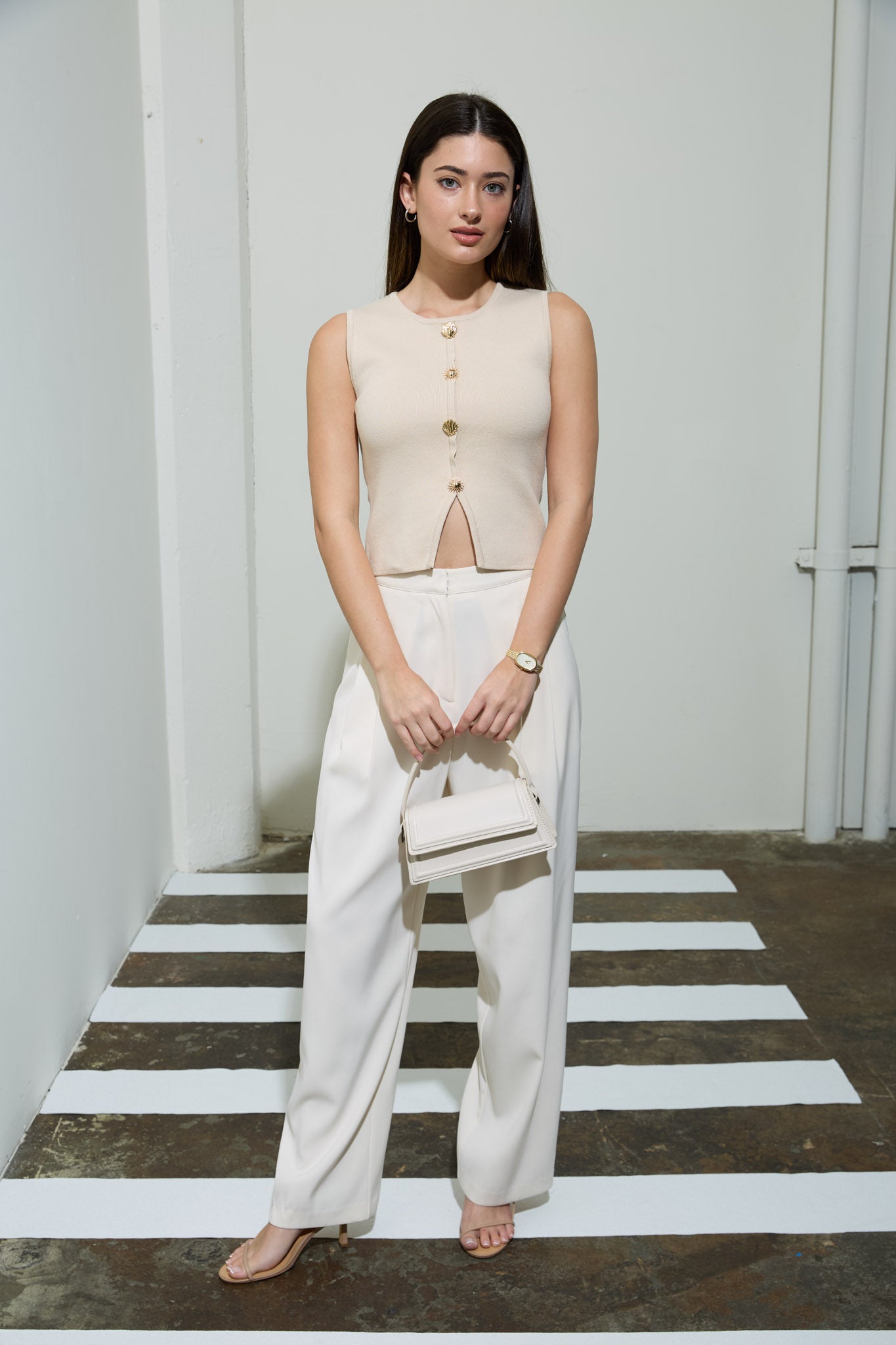 GOLD SEASHELL & SUN BUTTON SLEEVELESS KNIT VEST