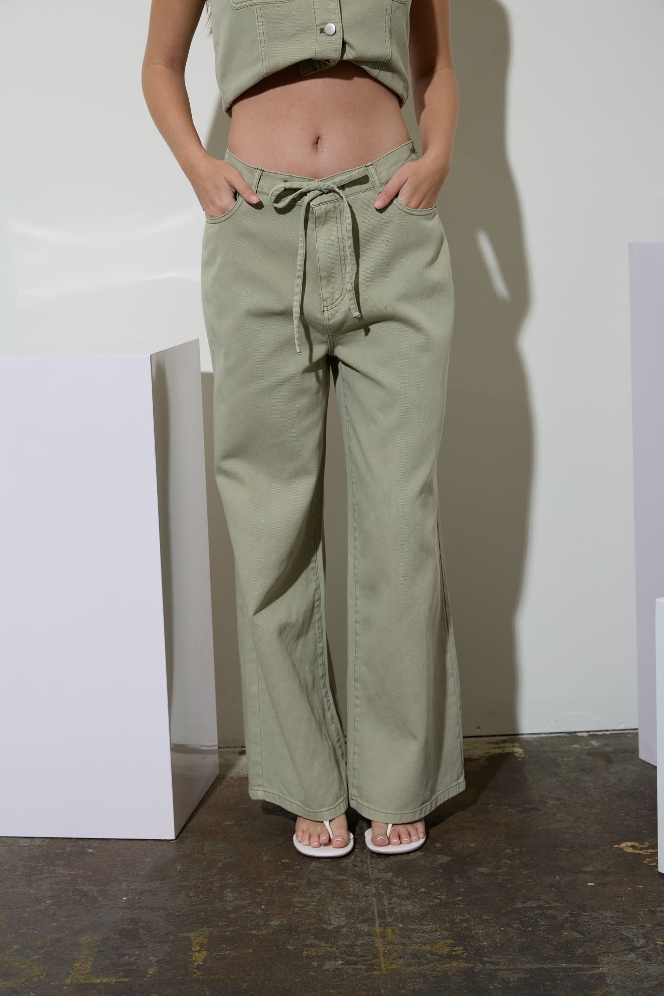 DRAWSTRING DETAIL DENIM PANTS