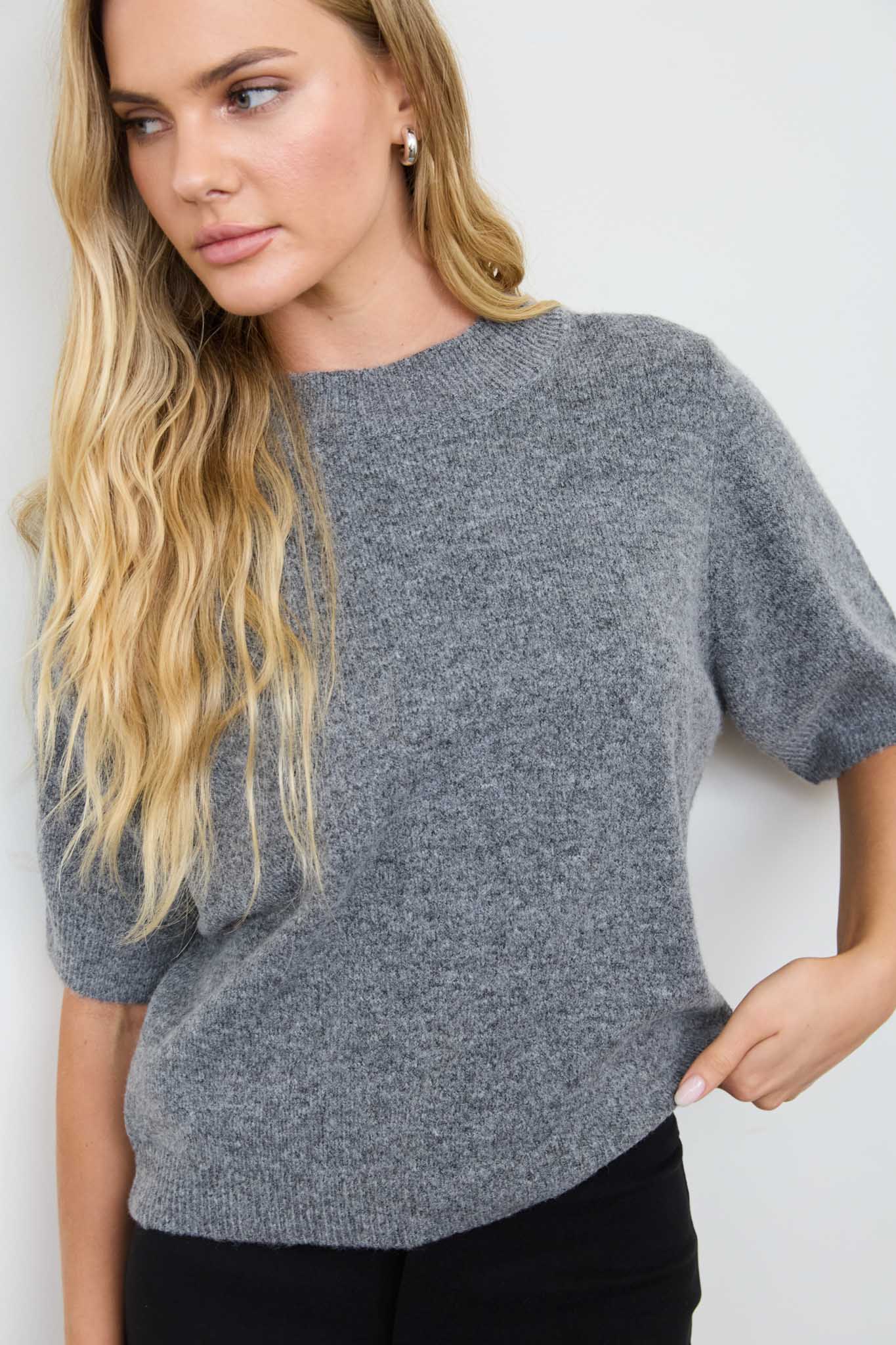 CREWNECK SHORT SLEEVE RIB HEM PULLOVER SWEATER