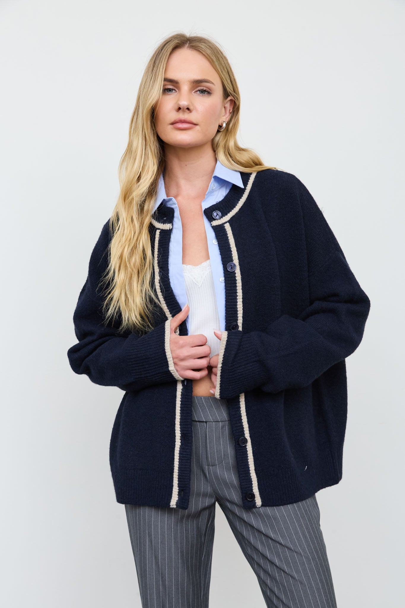 CONTRAST TRIM ROUND NECK FUZZY KNIT CARDIGAN
